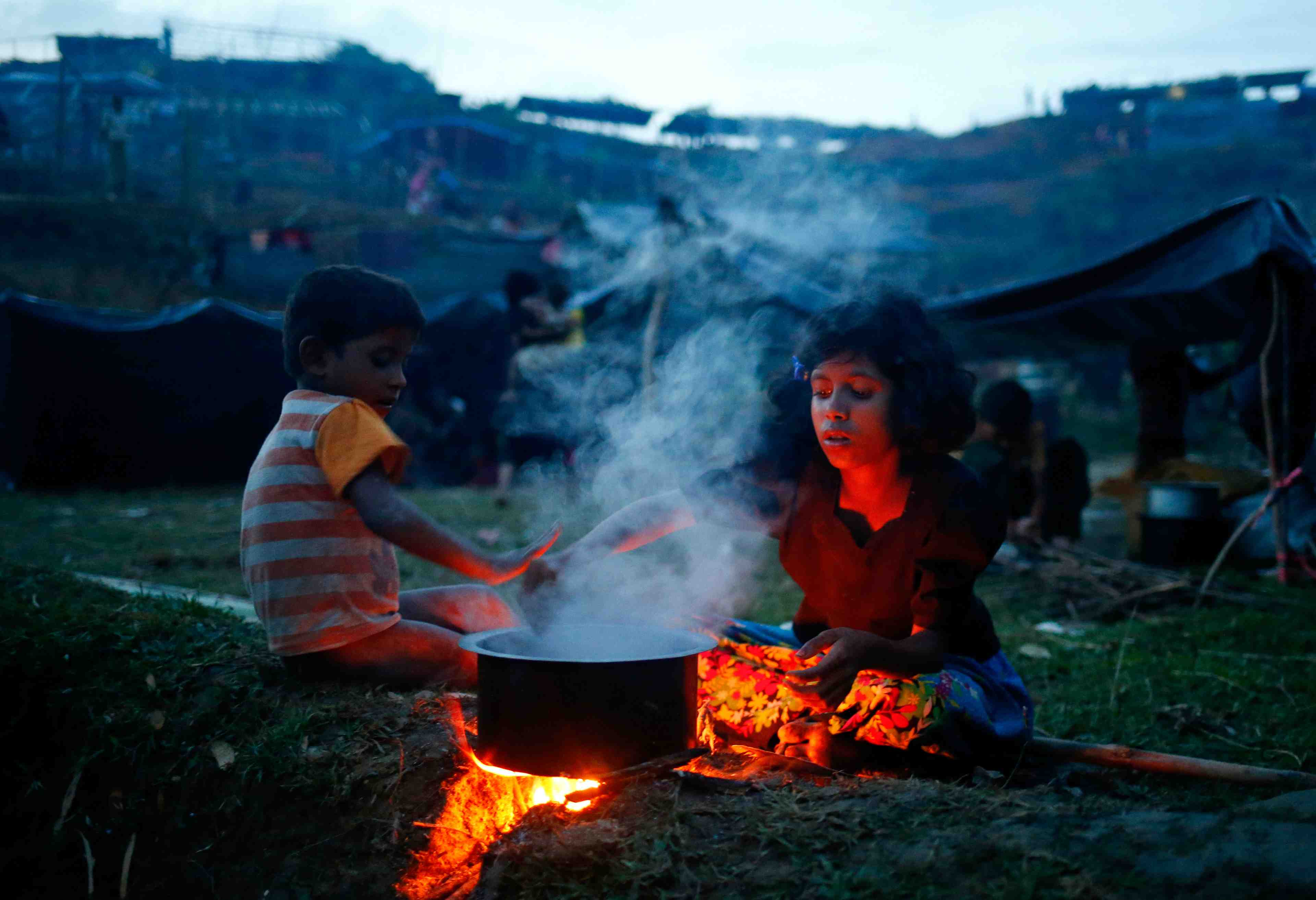 Pres de 125.000 rohingya ont fui au bangladesh