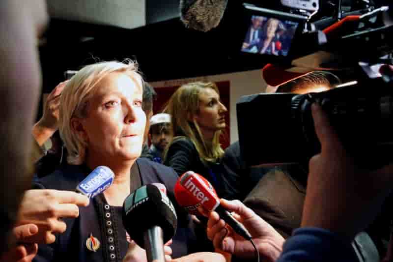 La droite et le fn se dechainent contre emmanuel macron