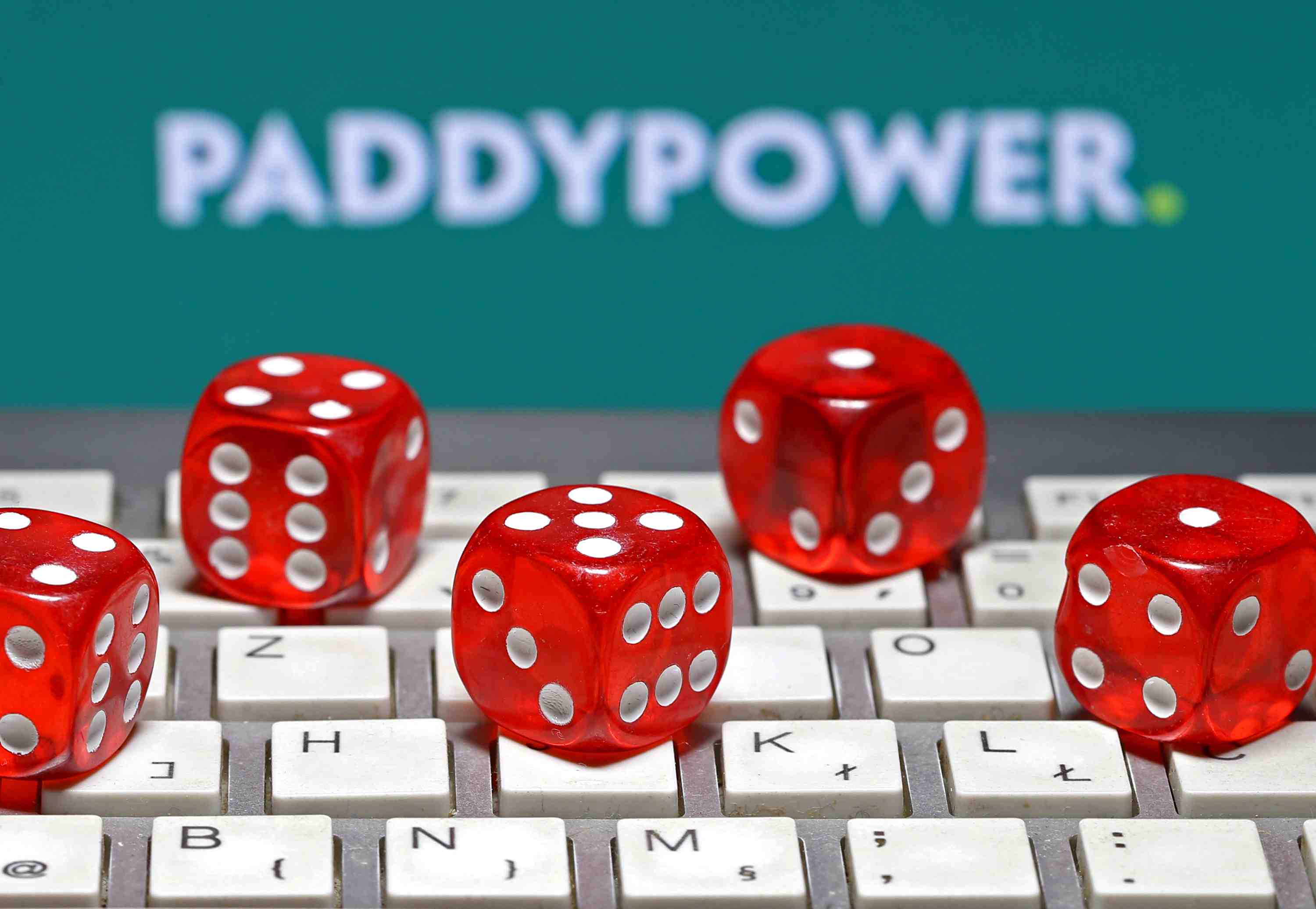 Paddy power et poker stars creent le n°1 mondial du pari en ligne