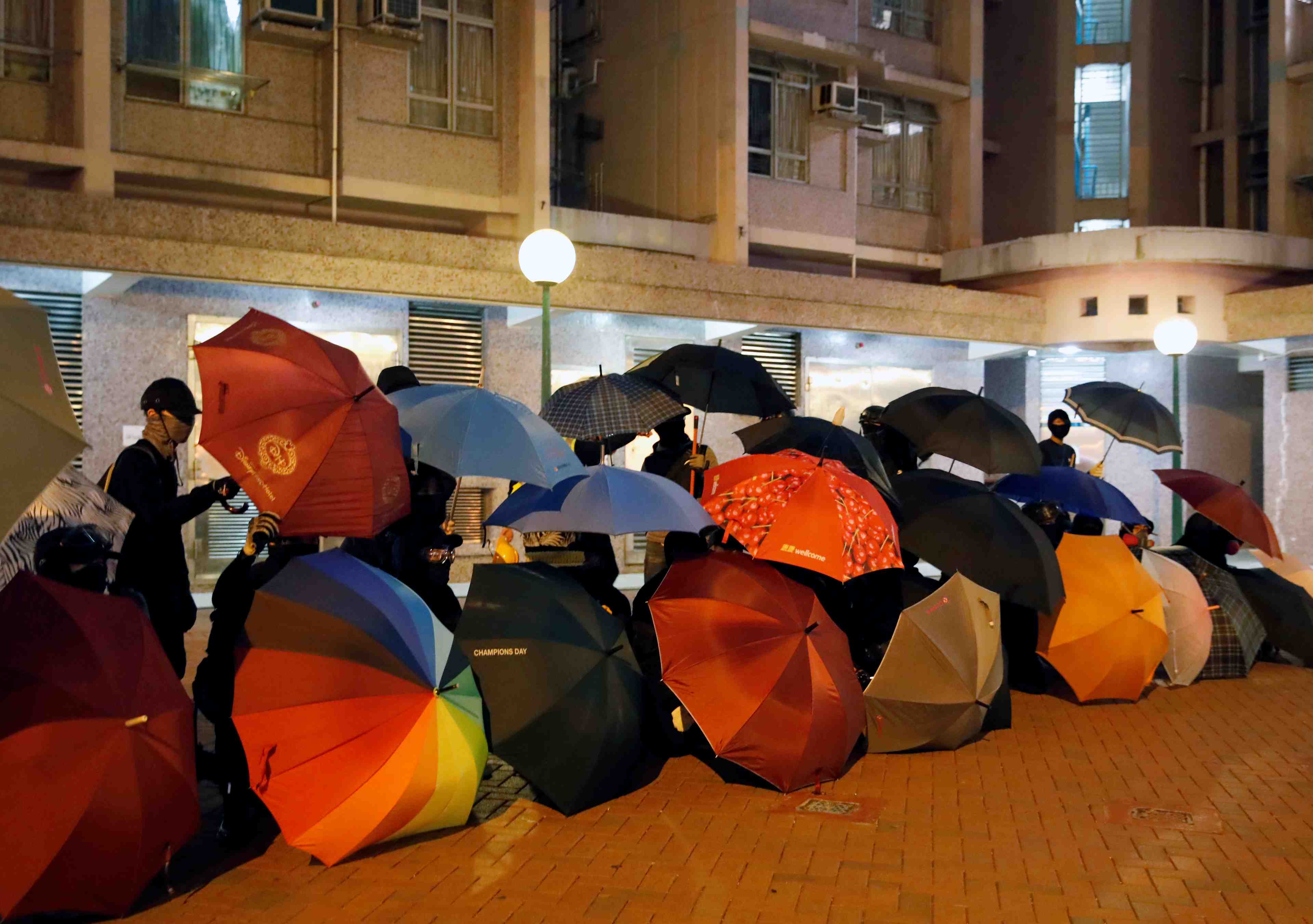 La chine qualifie de "virus politique" les manifestants a hong kong