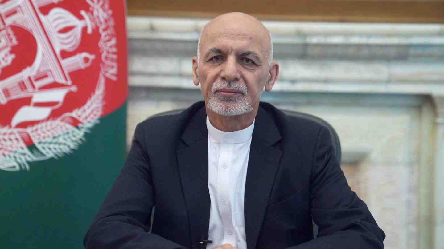 Afghanistan: ghani, president en fuite ayant echoue a faire la paix avec les taliban