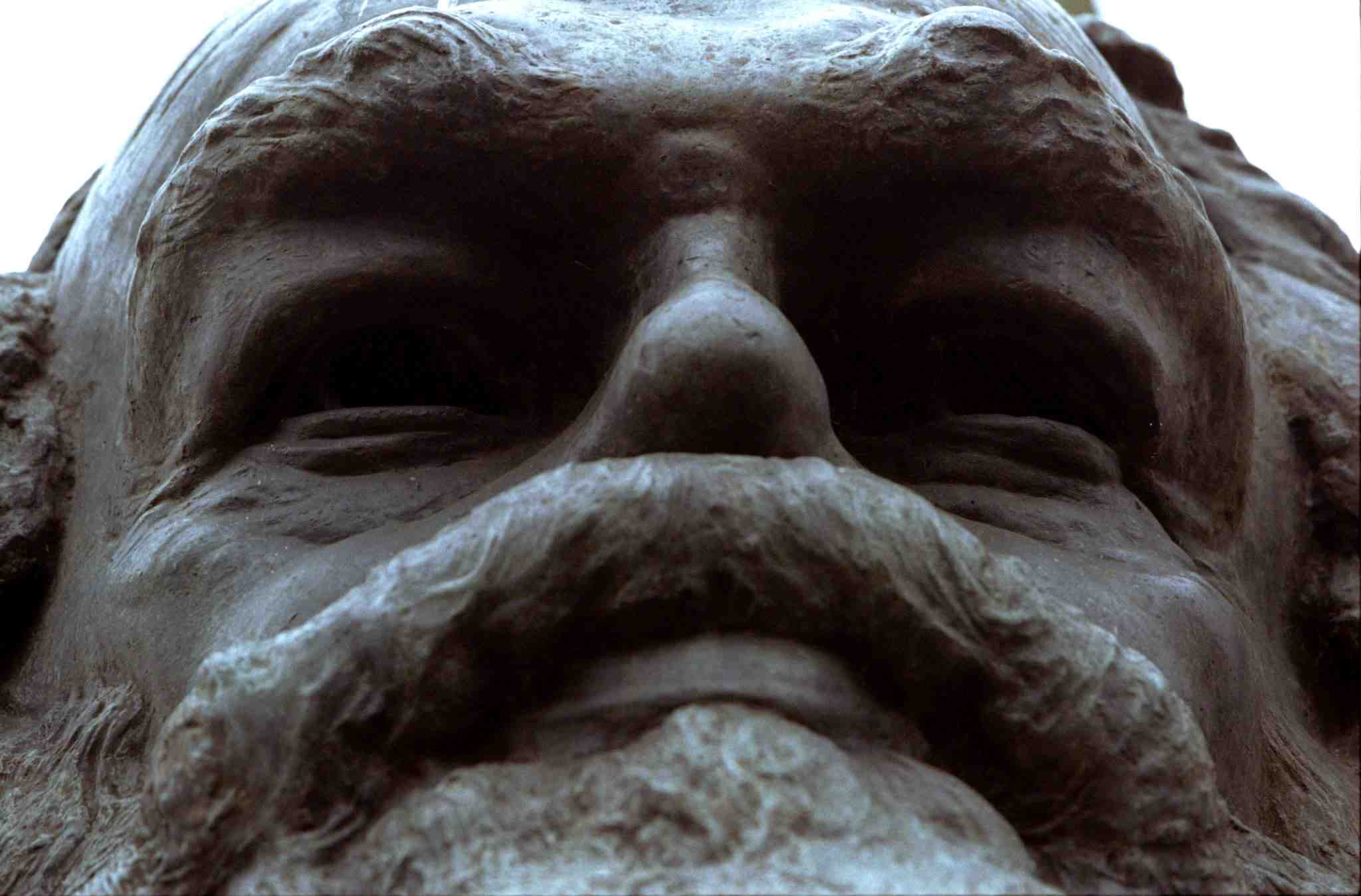 Une statue de marx a treves pour le 200e anniversaire de sa naissance