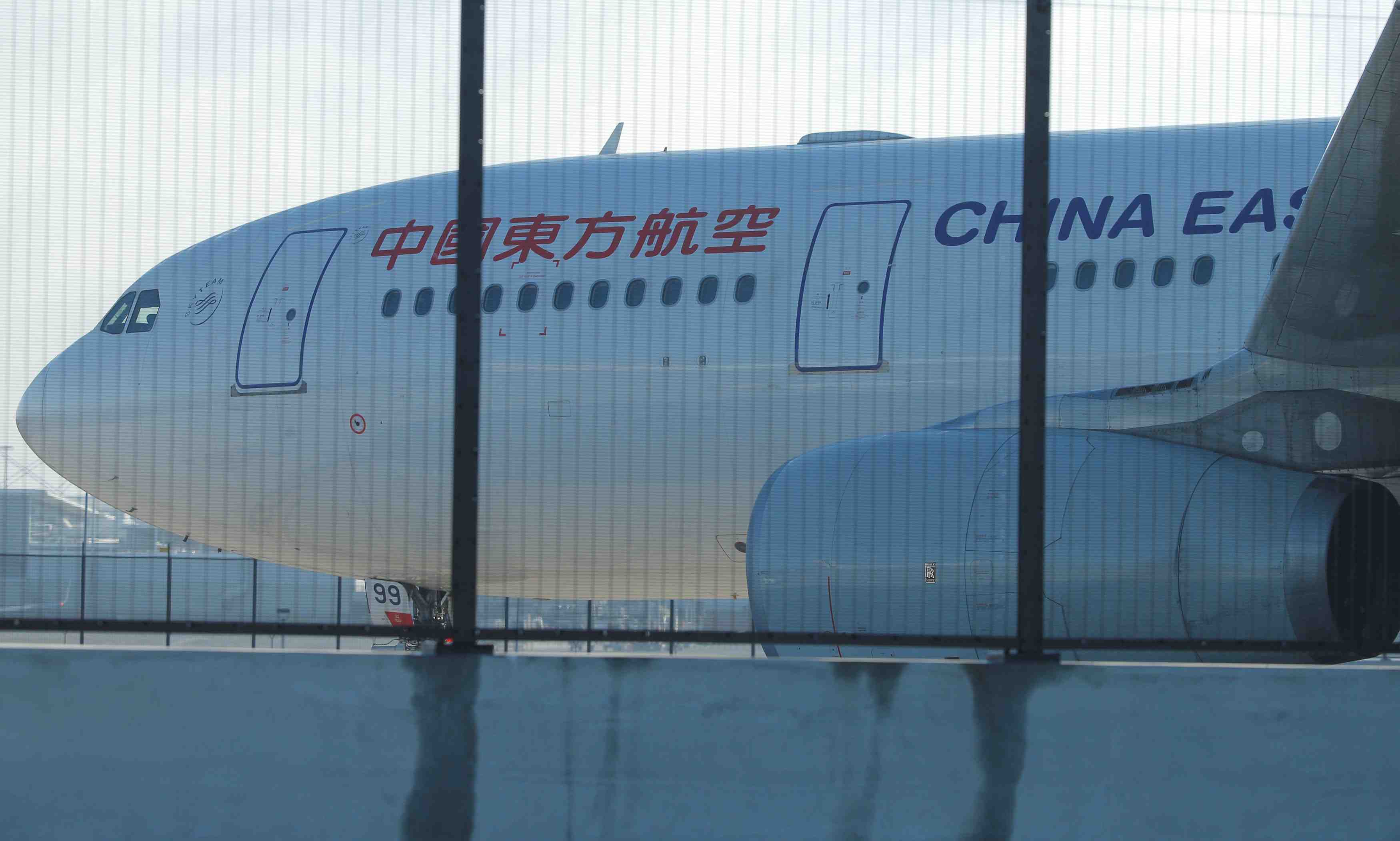 Atterrissage d'urgence d'un vol china eastern a sydney