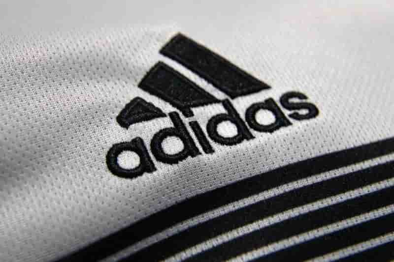 Adidas attend des ventes stables en europe au 2e trimestre