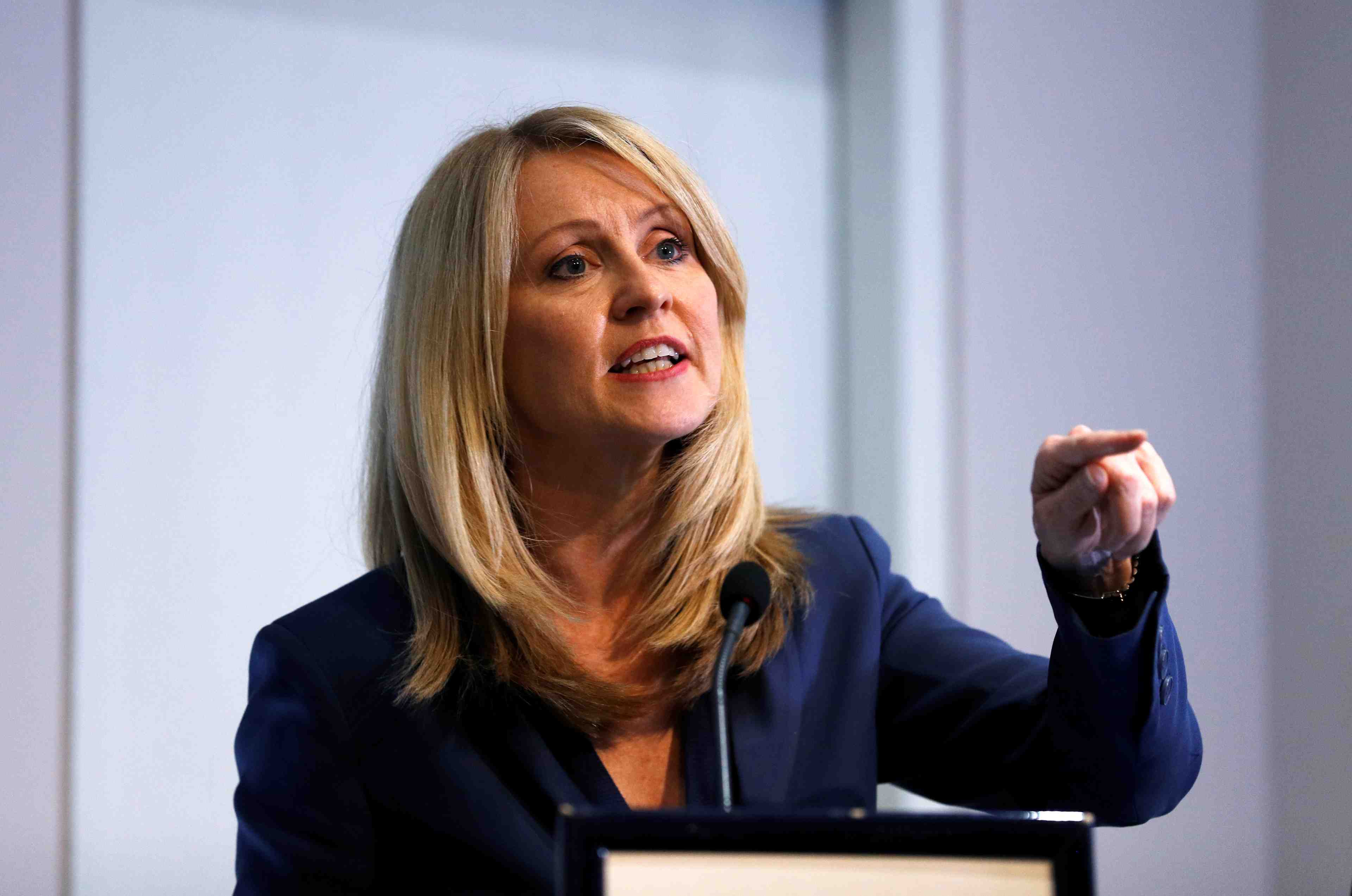 Gb/succession de may: esther mcvey apporte son soutien a boris johnson