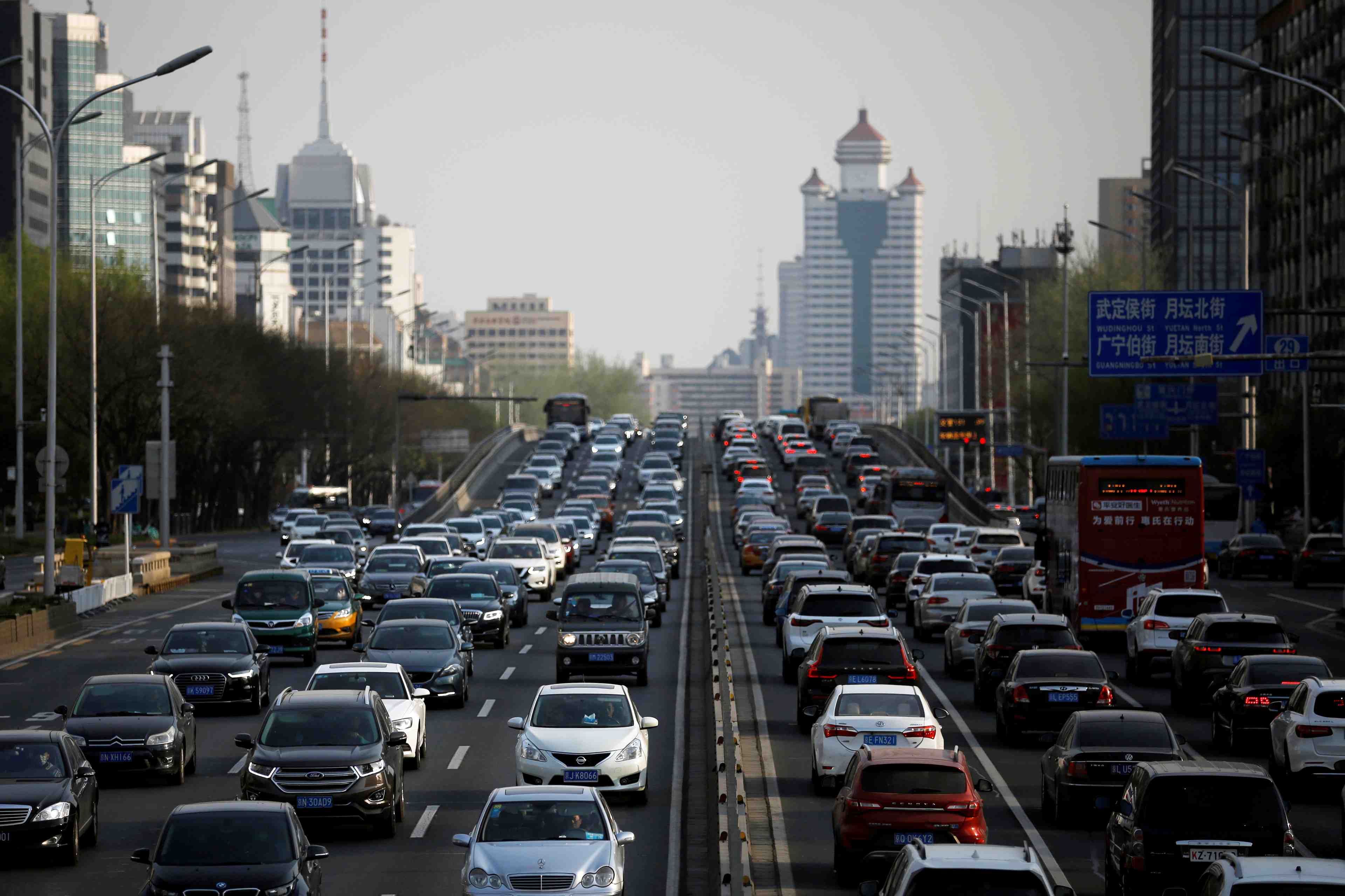 Chine: chute de 19,6% des ventes automobiles en septembre