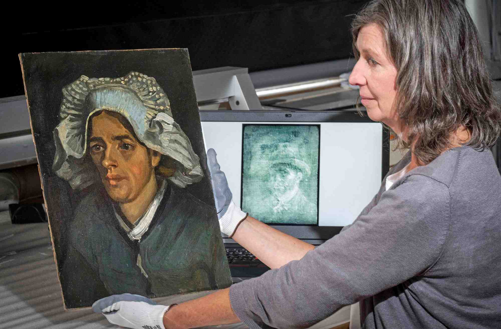 Un autoportrait cache de van gogh retrouve derriere un tableau en ecosse