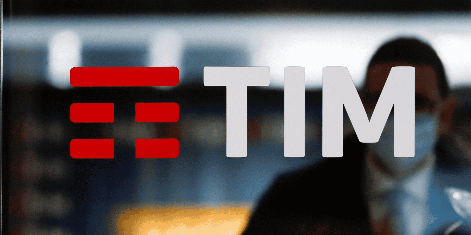 Vivendi, le géant français des médias et premier actionnaire de Telecom Italia à hauteur de 23,75%, souhaite que l'opération soit tranchée en assemblée générale extraordinaire.