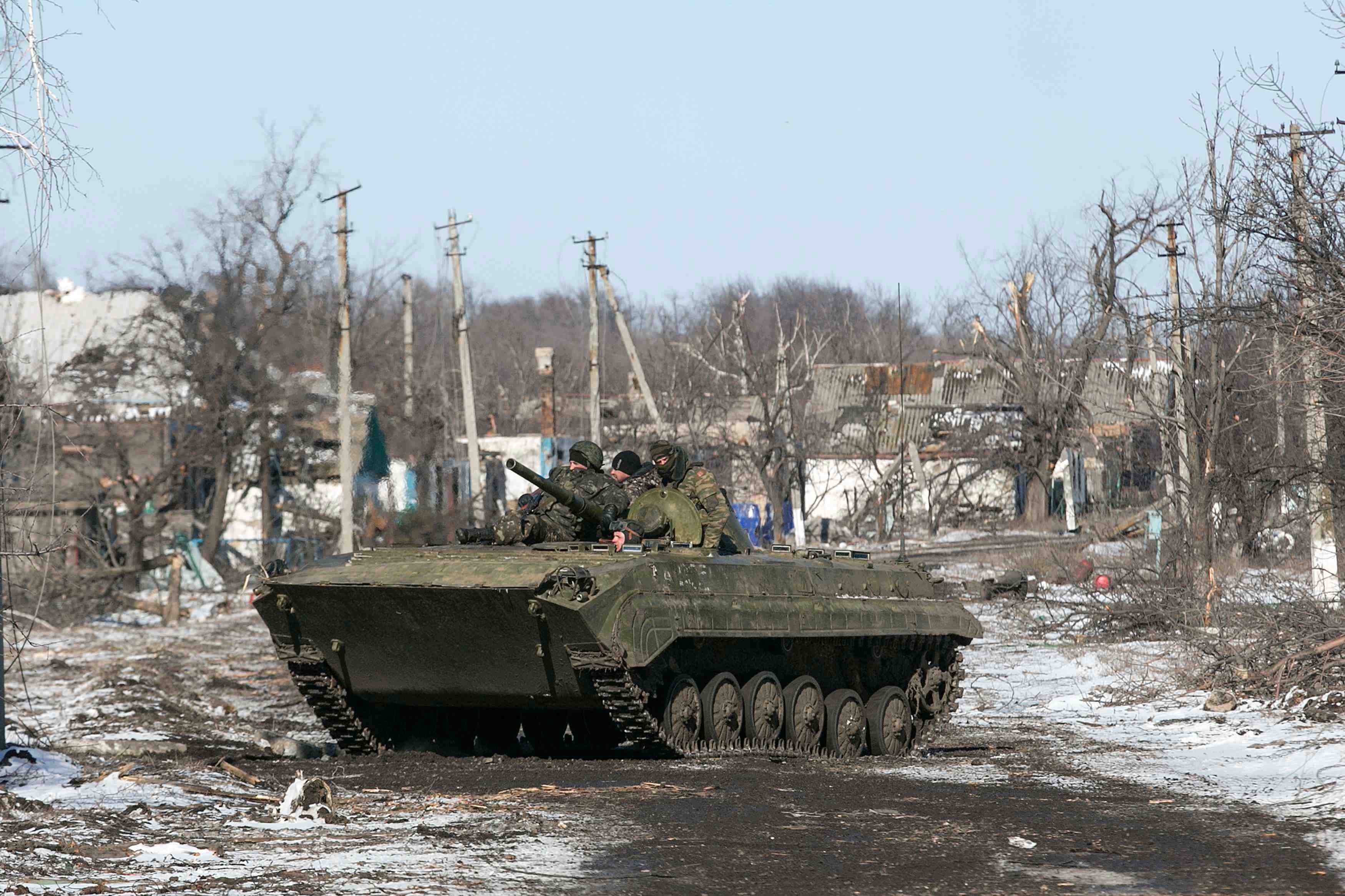Les rebelles vont commencer le retrait des armes lourdes dans l’est ukrainien