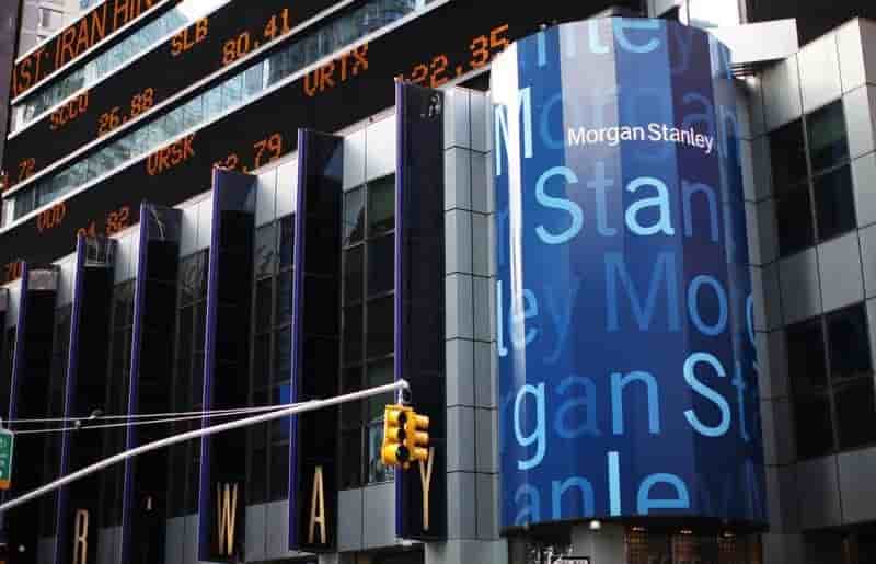 Morgan stanley reduit de plus de moitie son benefice trimestriel
