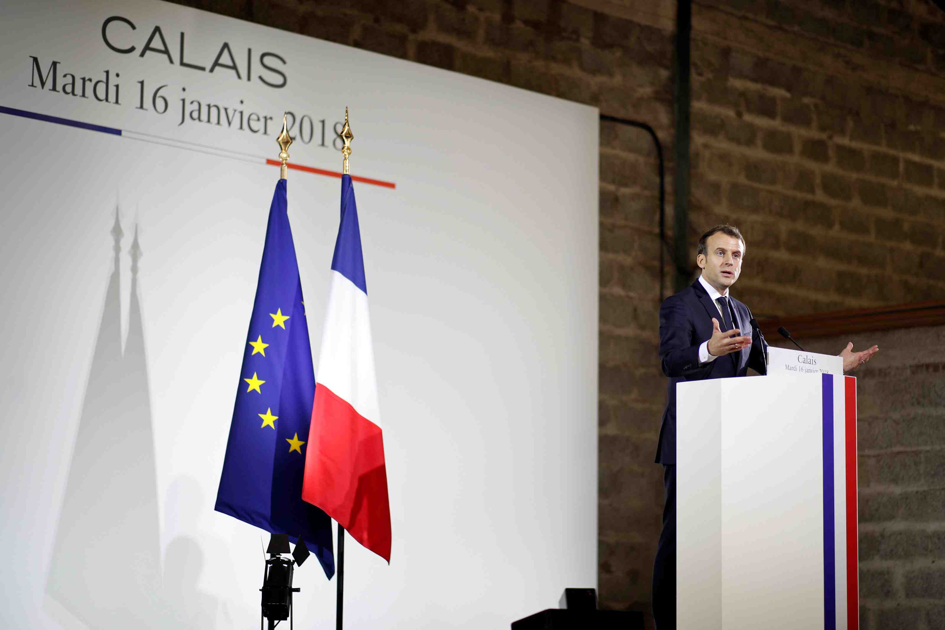 Macron s'engage a proteger le calaisis face au brexit