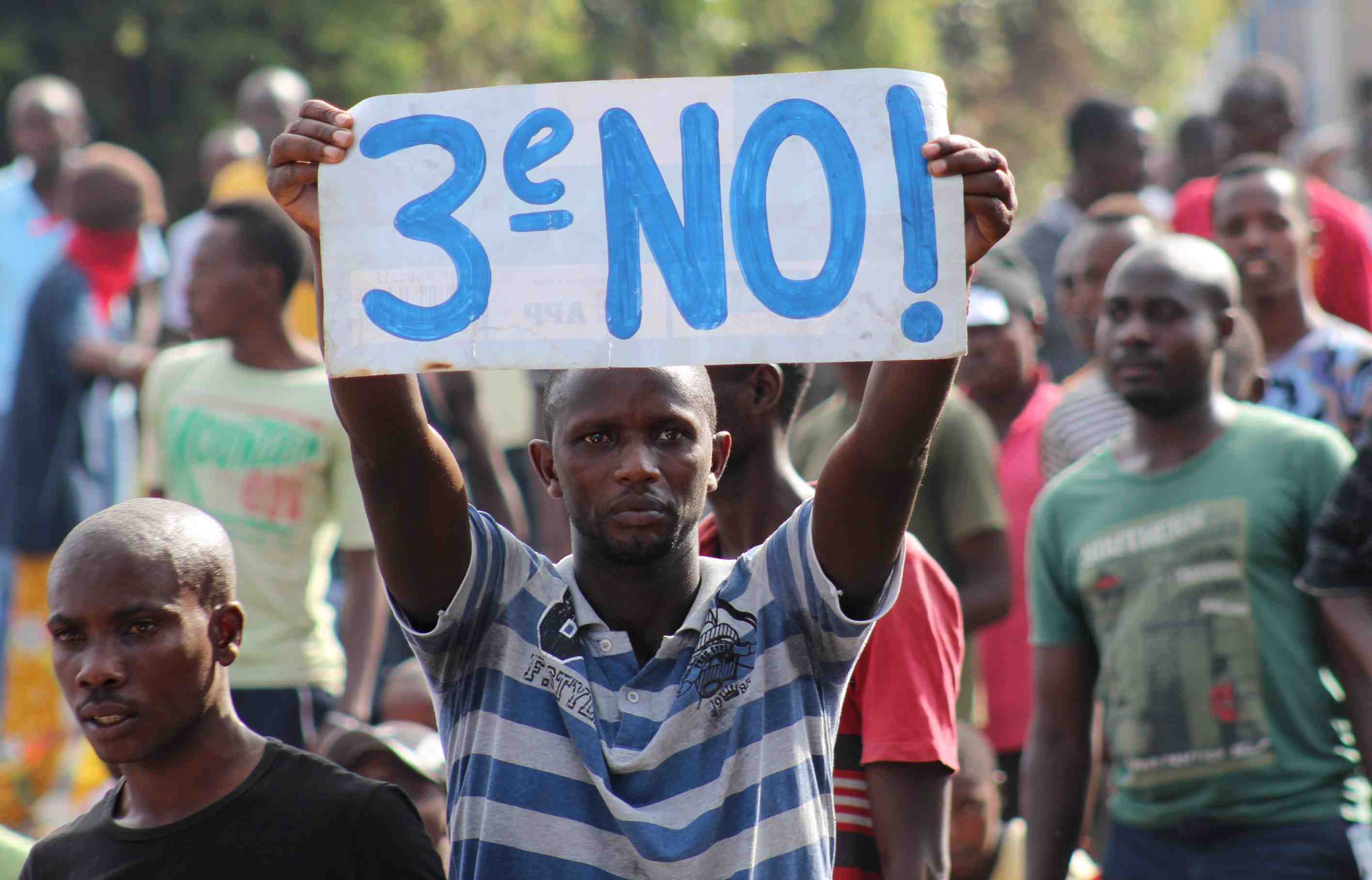 Un troisieme mandat du president du burundi juge constitutionnel