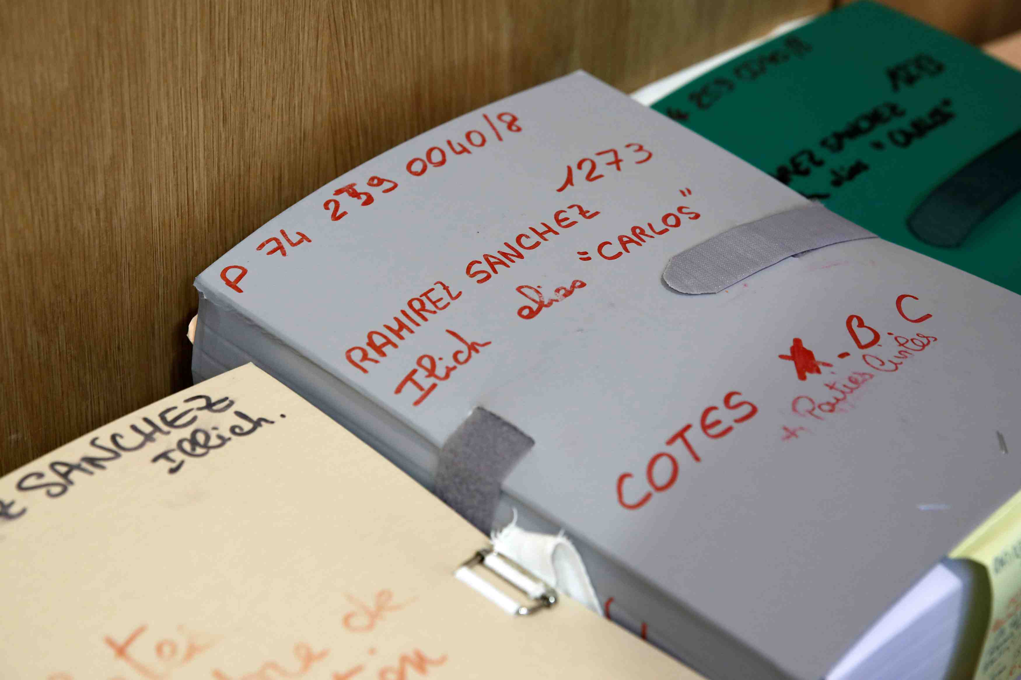 "carlos" denonce un proces "absurde" avant le verdict