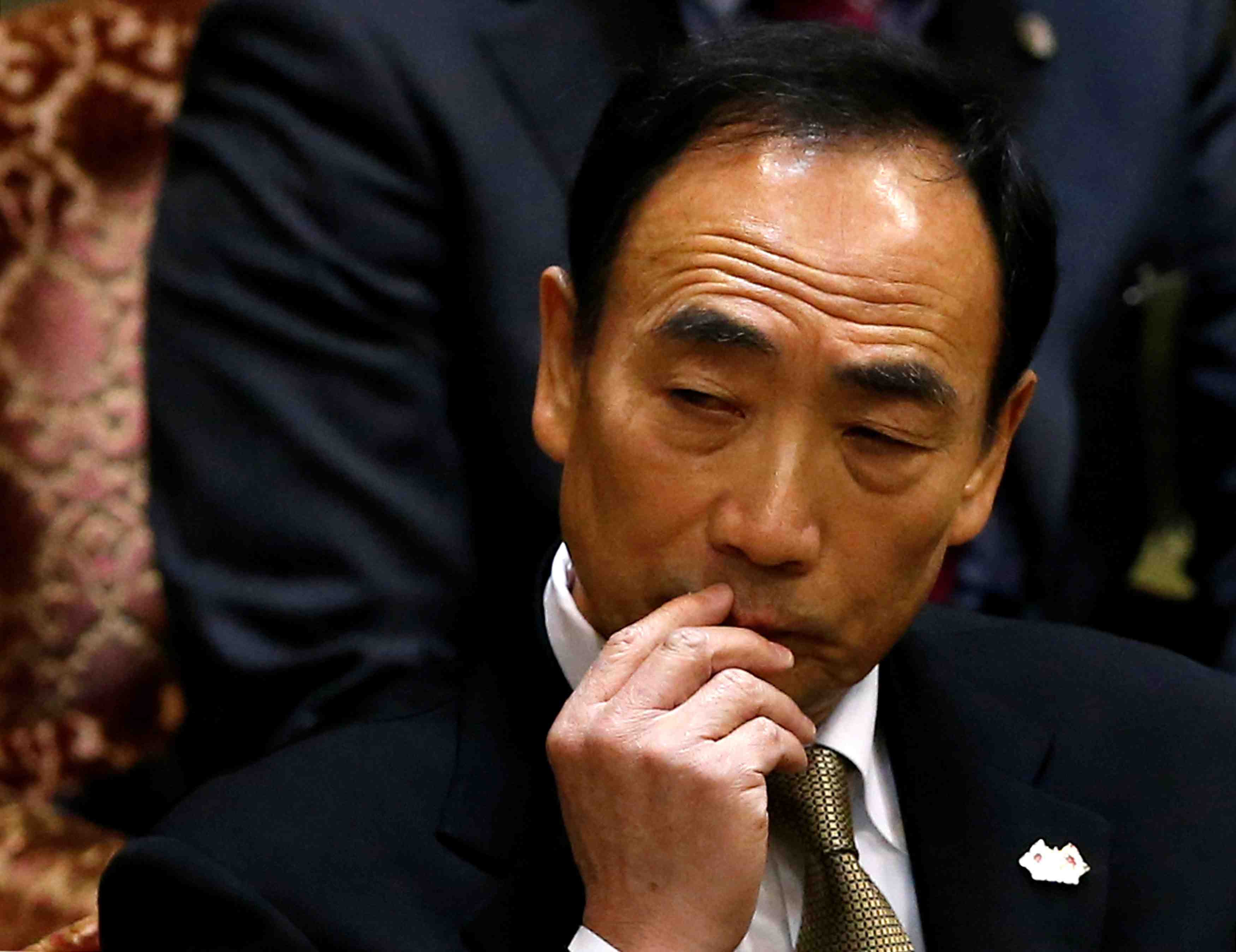 Un homme lie a l'epouse de shinzo abe arrete au japon