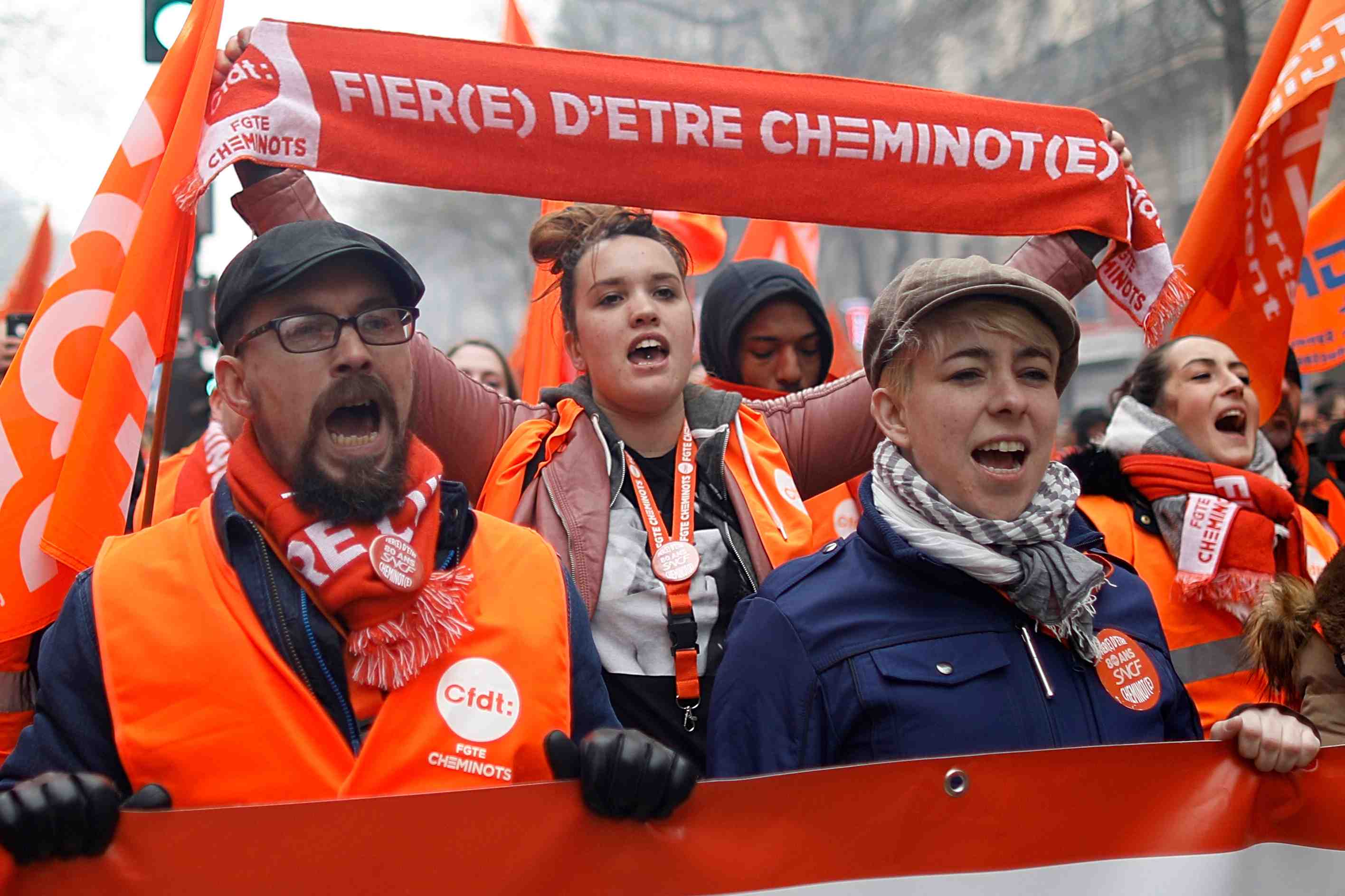 Le gouvernement entend tenir bon malgre la mobilisation