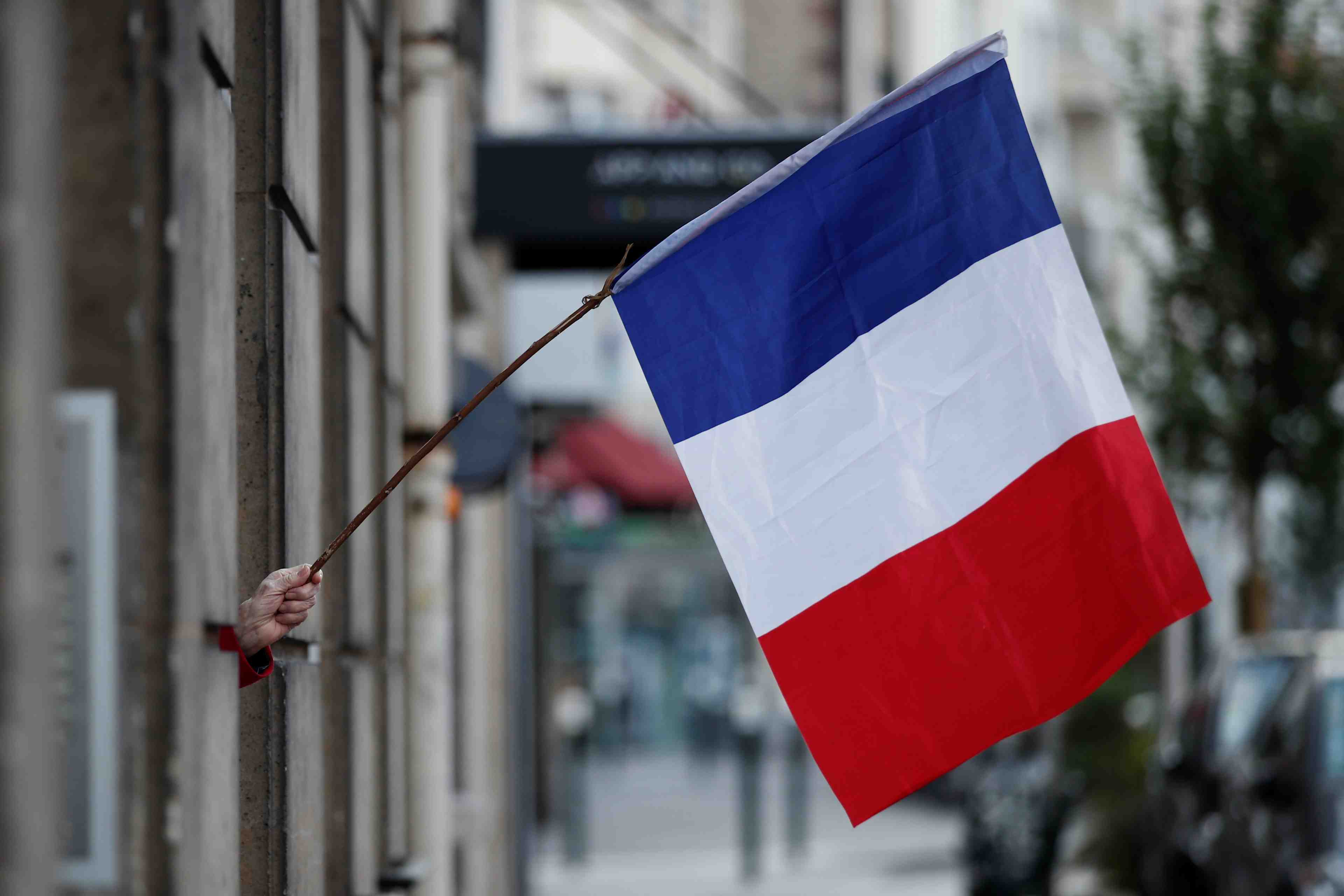 France: le senat adopte le projet de loi prorogeant l'etat d'urgence sanitaire