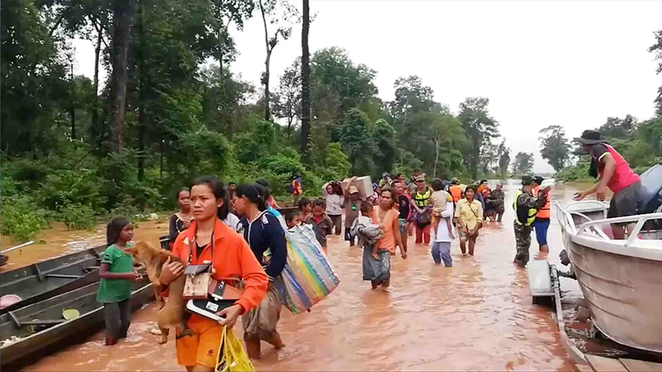 Dix-neuf morts apres la rupture d'un barrage au laos