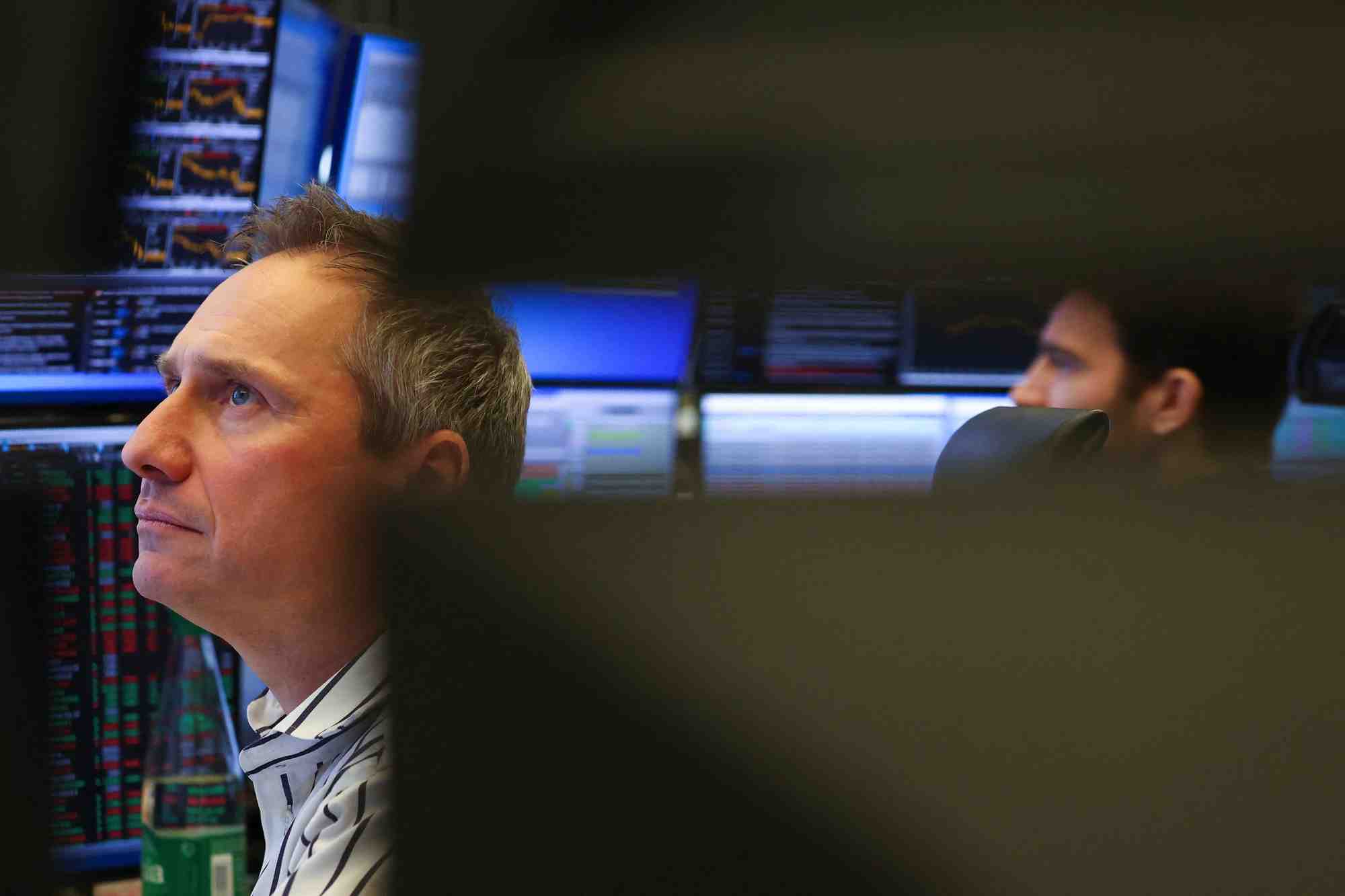 Un trader a la bourse de francfort