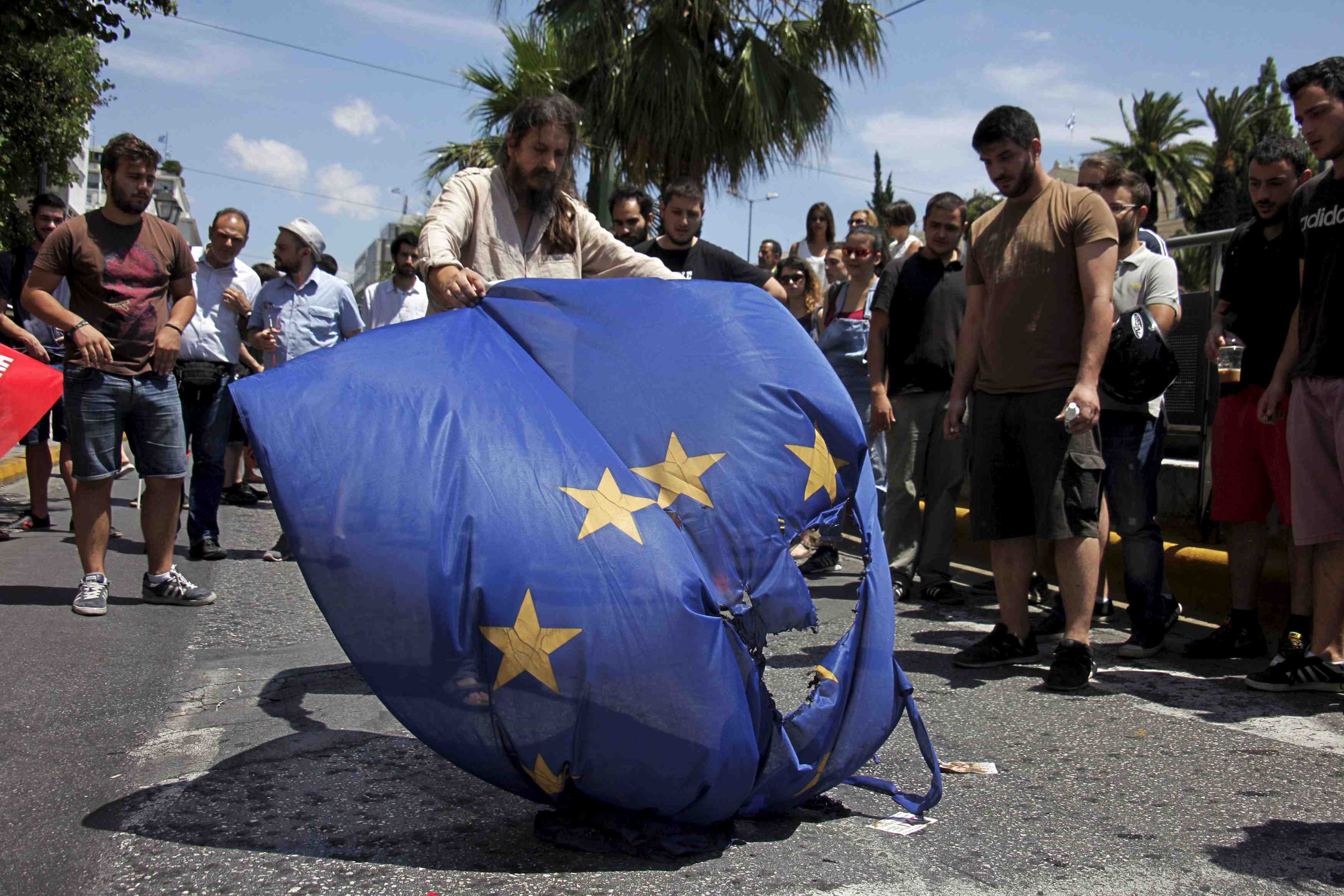 Blocages et tensions a l'approche du referendum grec