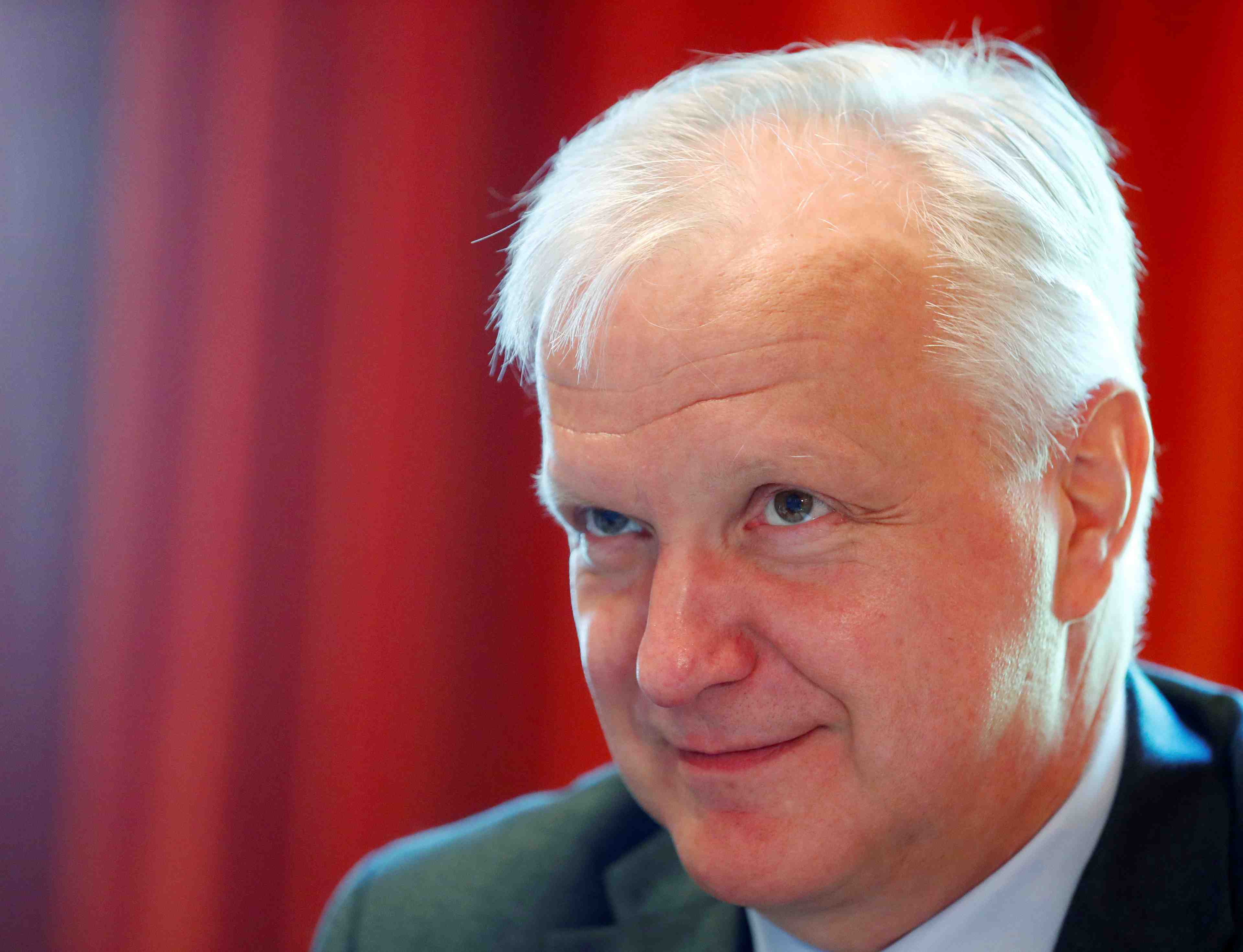 La bce agira si le ralentissement persiste, dit olli rehn