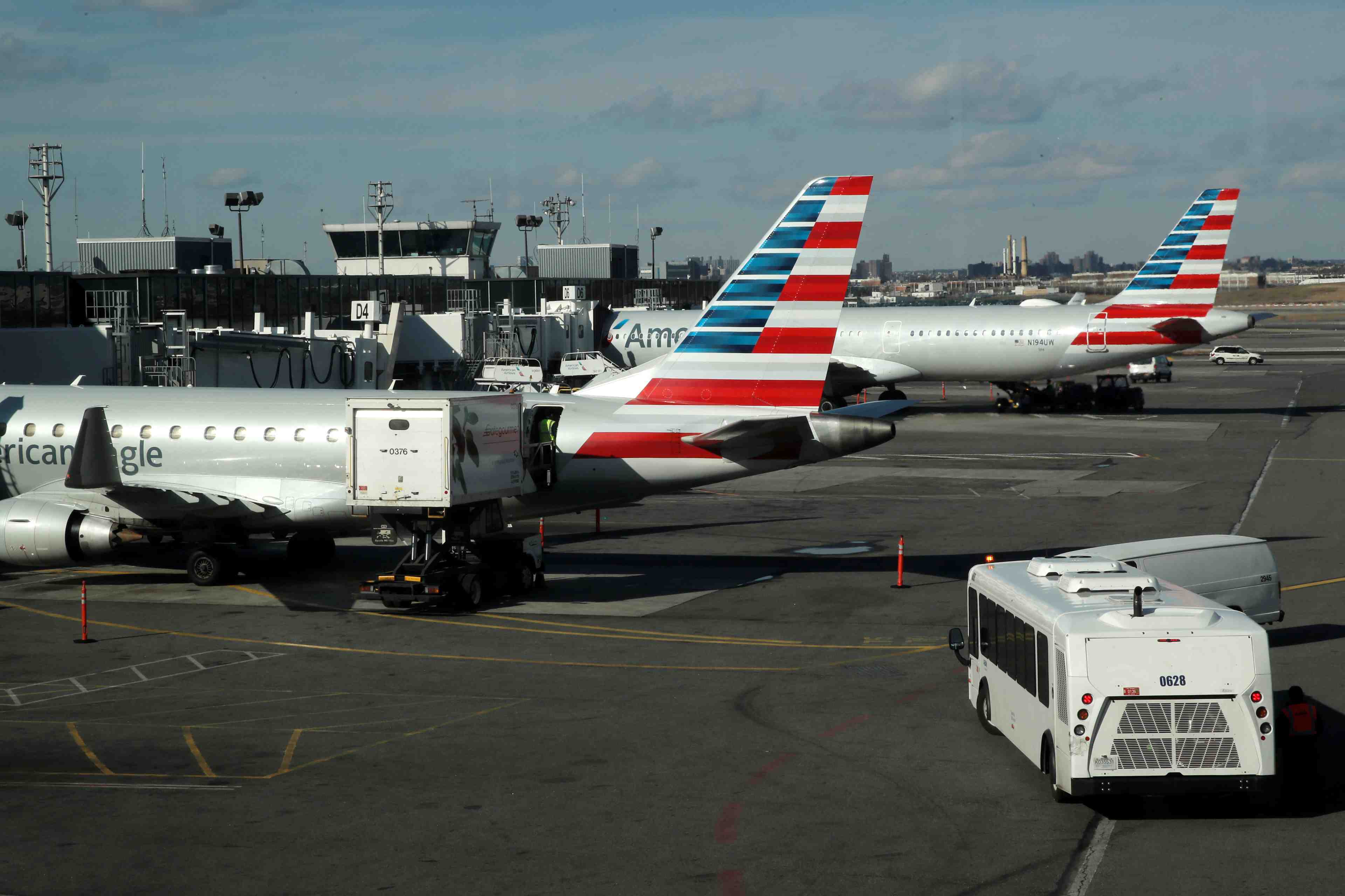 Les usa relevent les taxes douanieres sur les avions europeens de 10% a 15%
