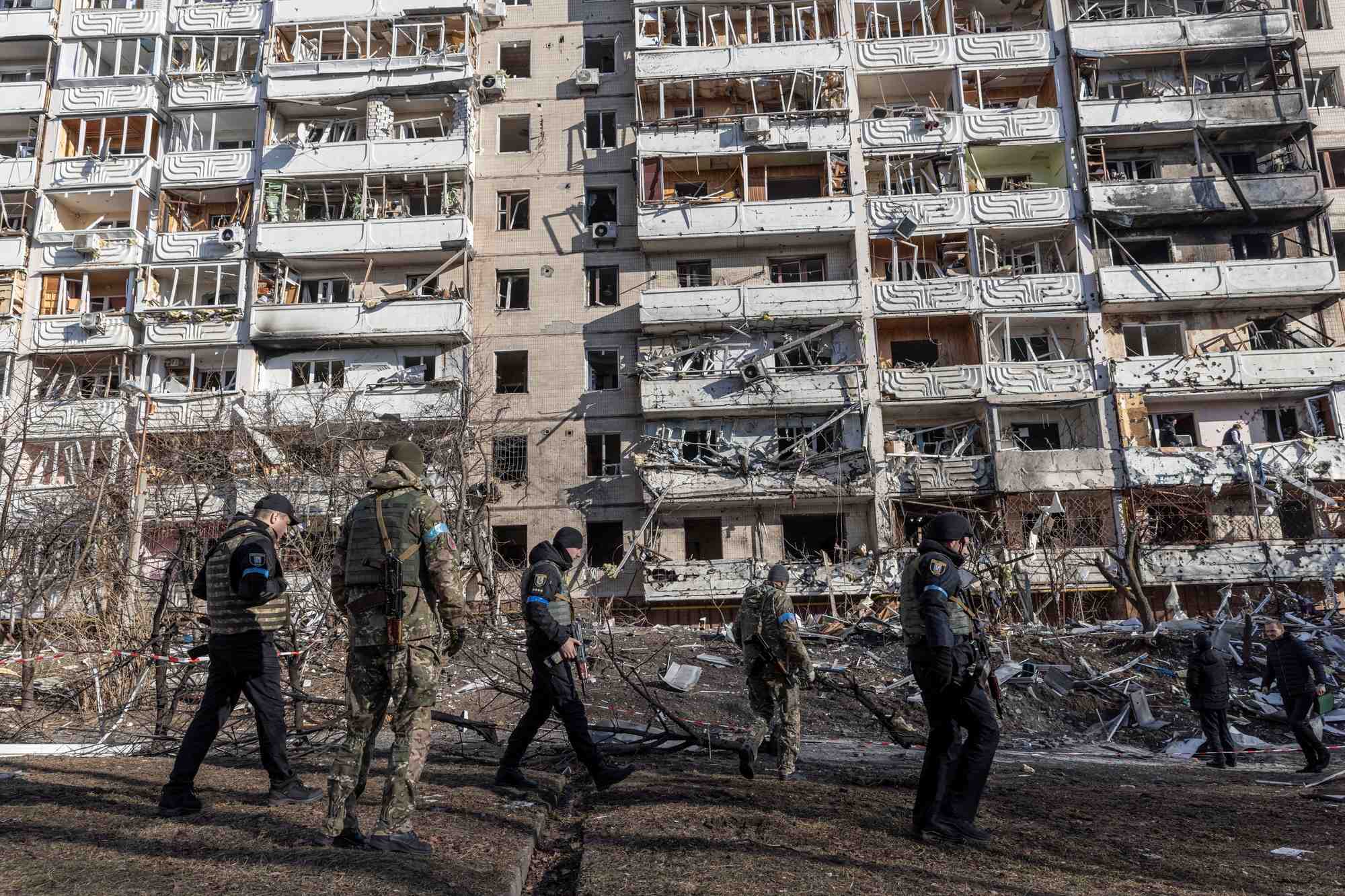 Trois dirigeants europeens attendus a kiev, qui continue de resister
