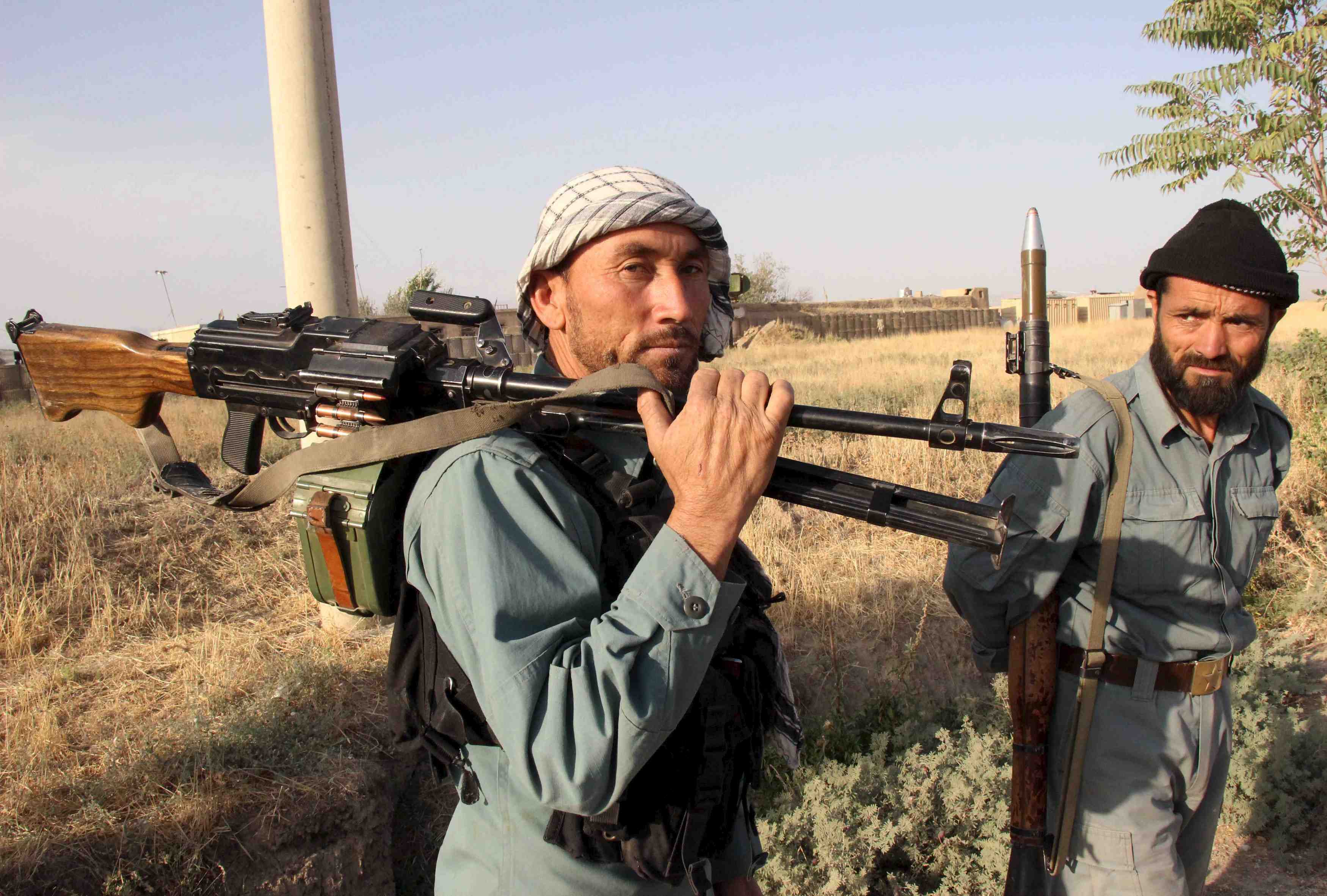 L'armee afghane contre-attaque pour reprendre kunduz