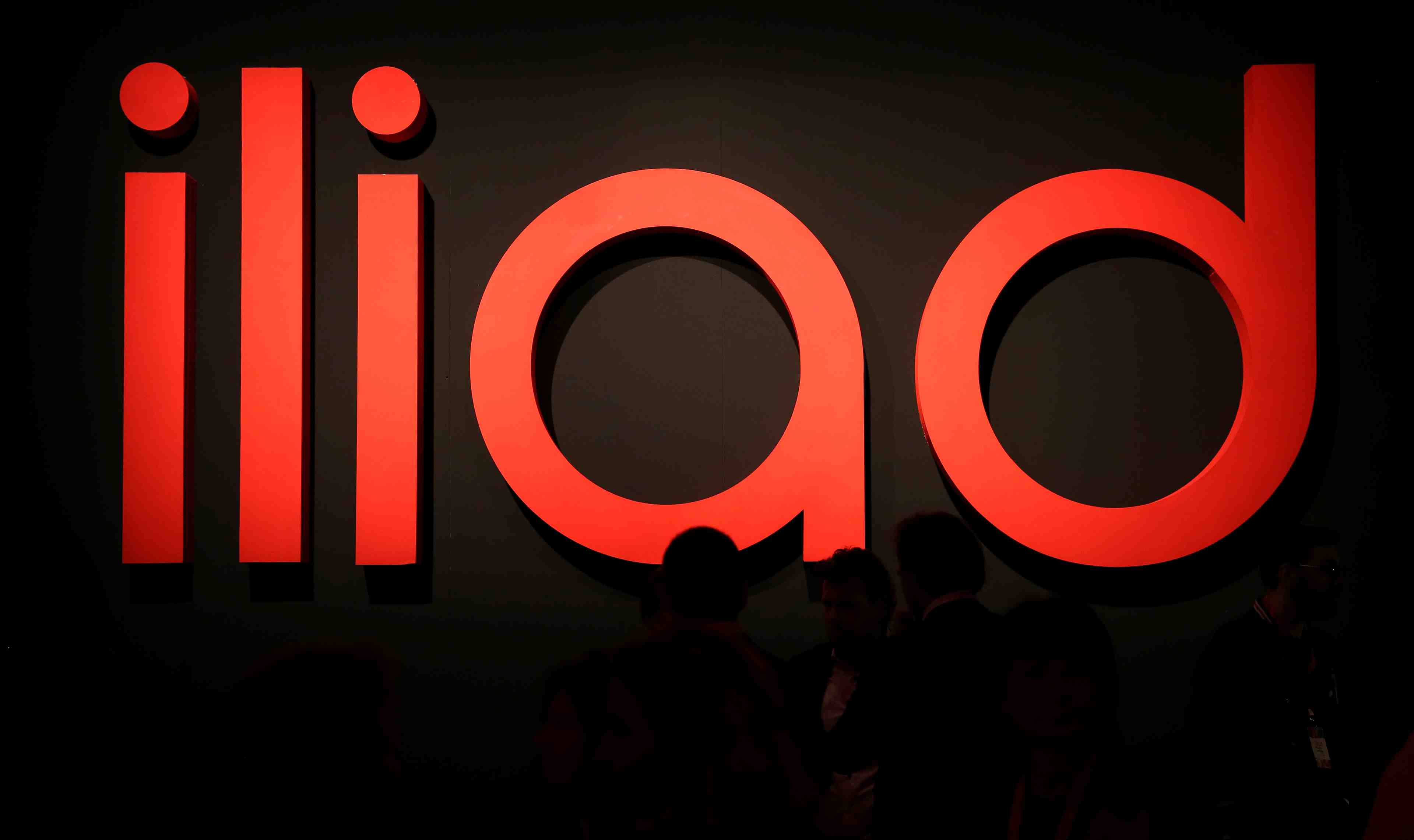 Iliad s'invite en pologne avec l'operateur mobile play