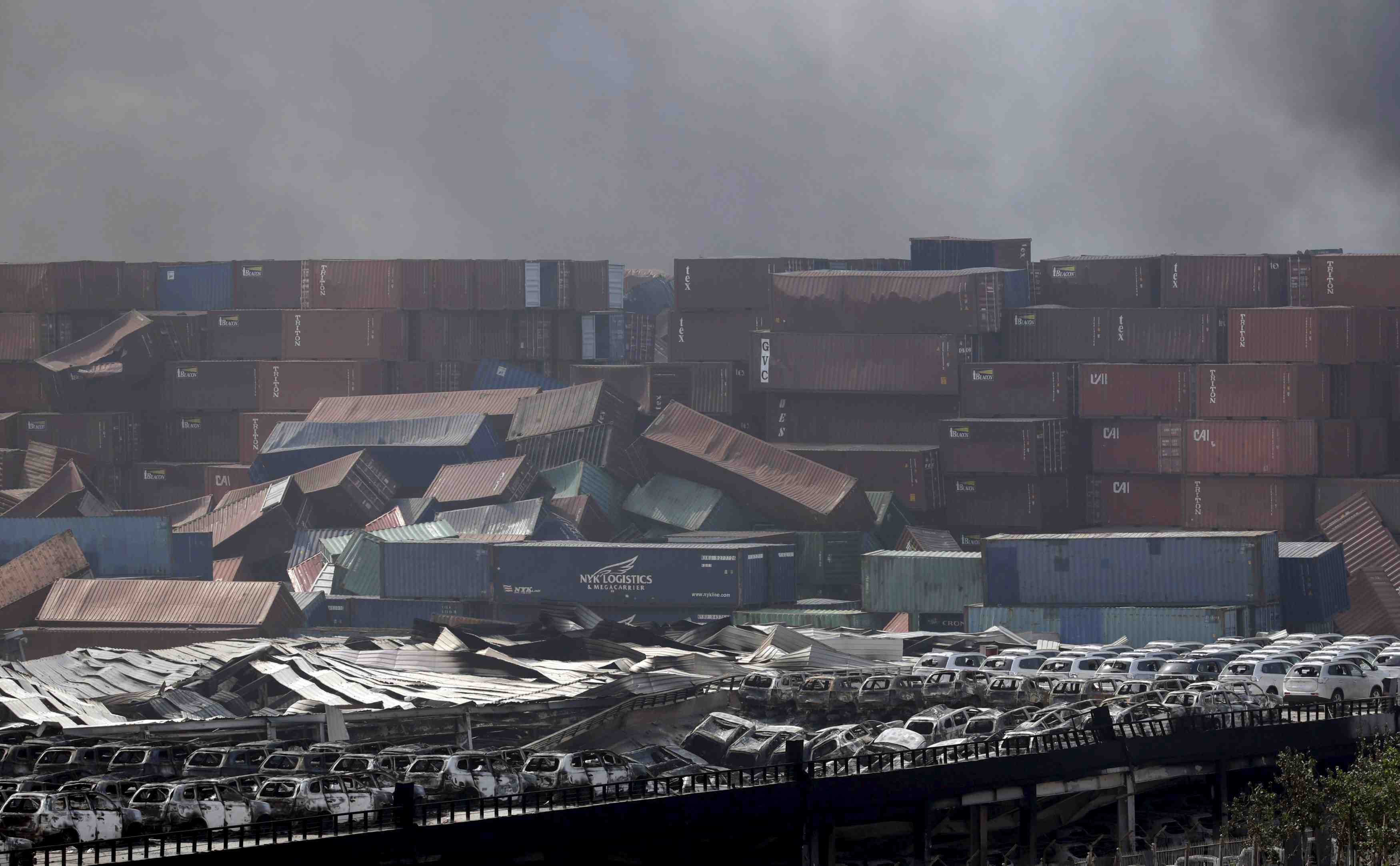 Deux enormes explosions a tianjin en chine