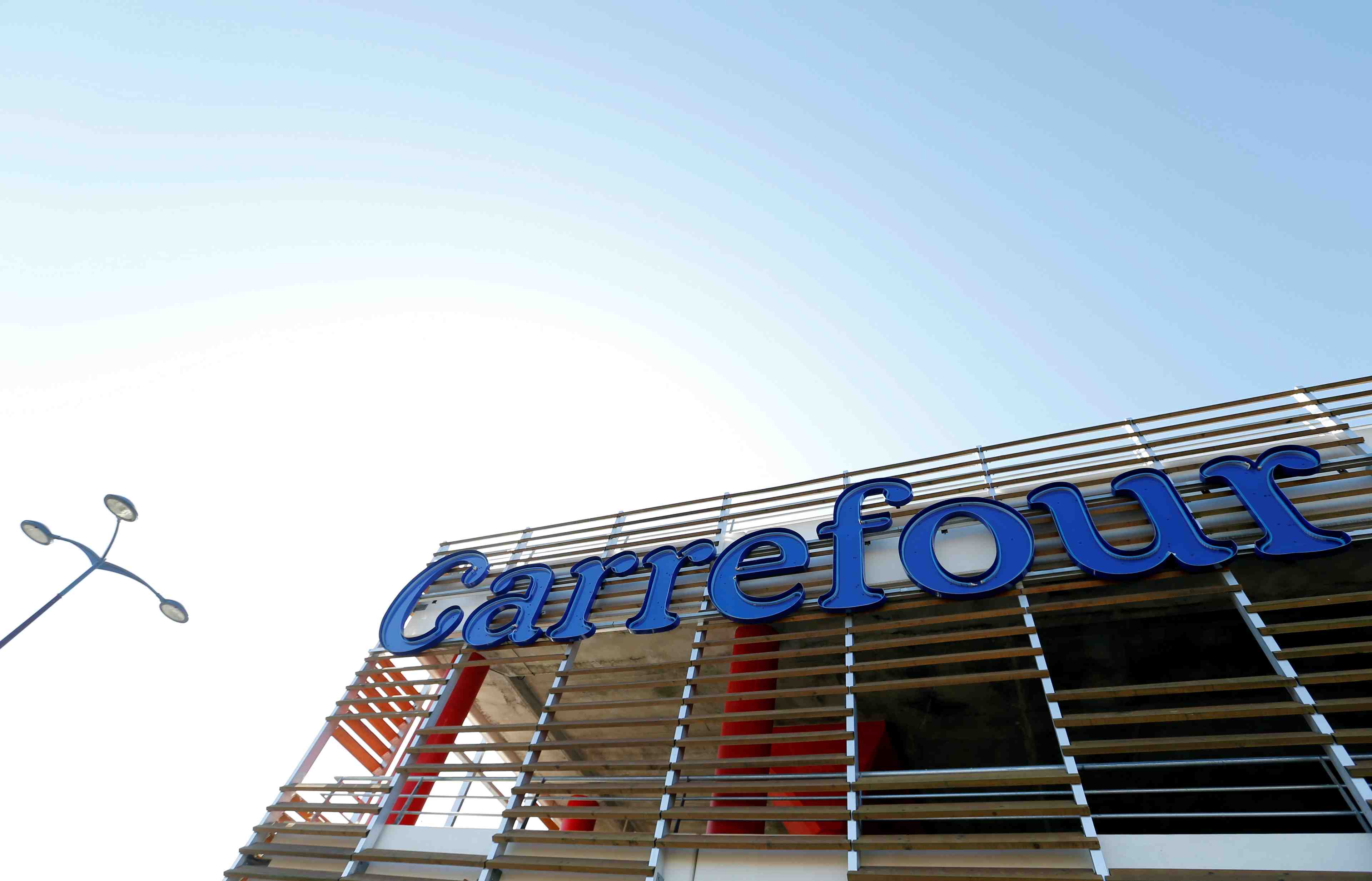 Carrefour brasil vise par une enquete sur des soupcons de corruption