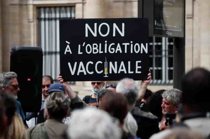 France: 237.000 personnes manifestent contre l'elargissement du "pass sanitaire"