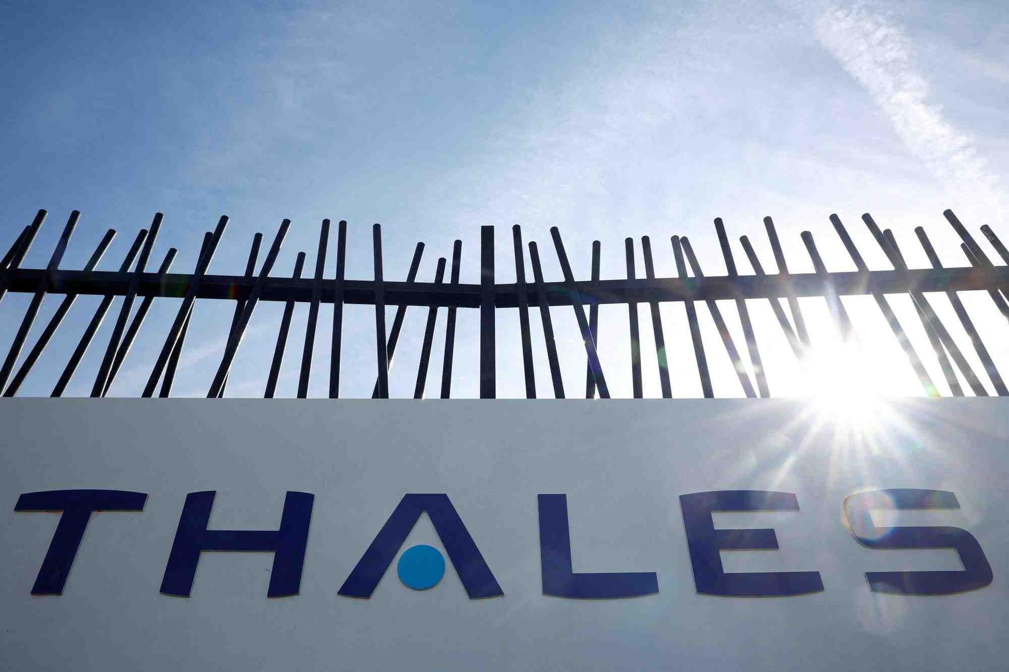 Le logo du groupe de defense et d'electronique thales