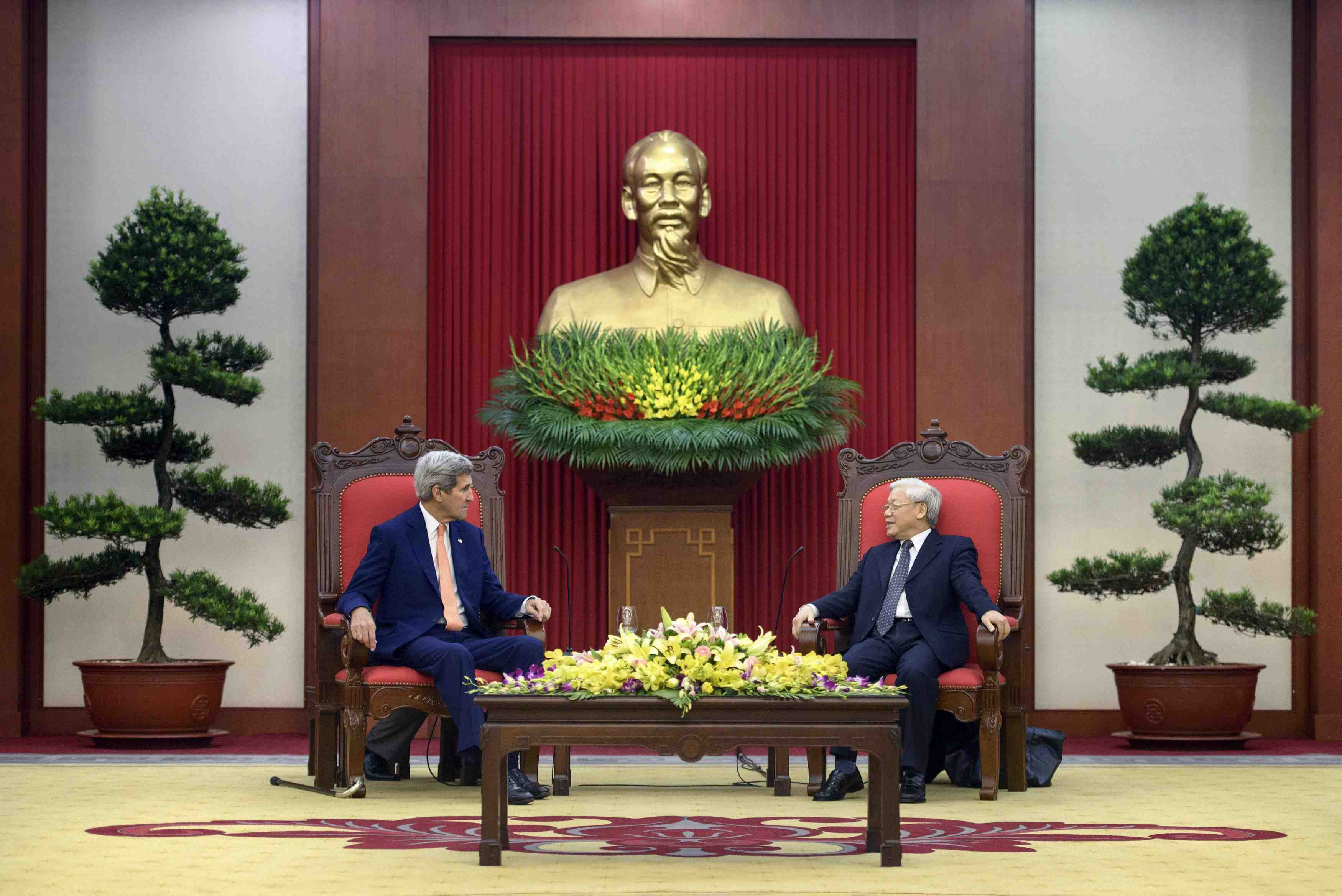 Kerry appelle le vietnam a plus respecter les droits de l'homme