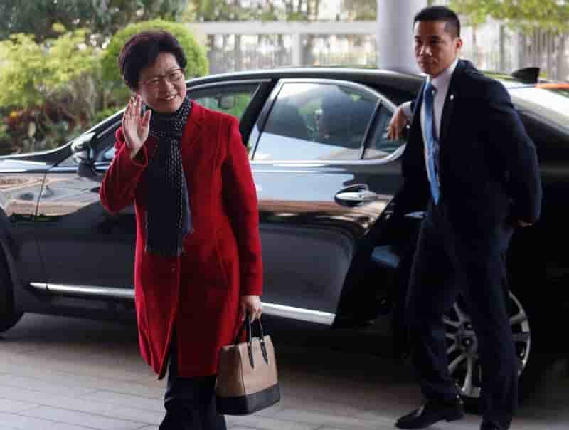 Carrie lam espere une "transition en douceur" a hong kong