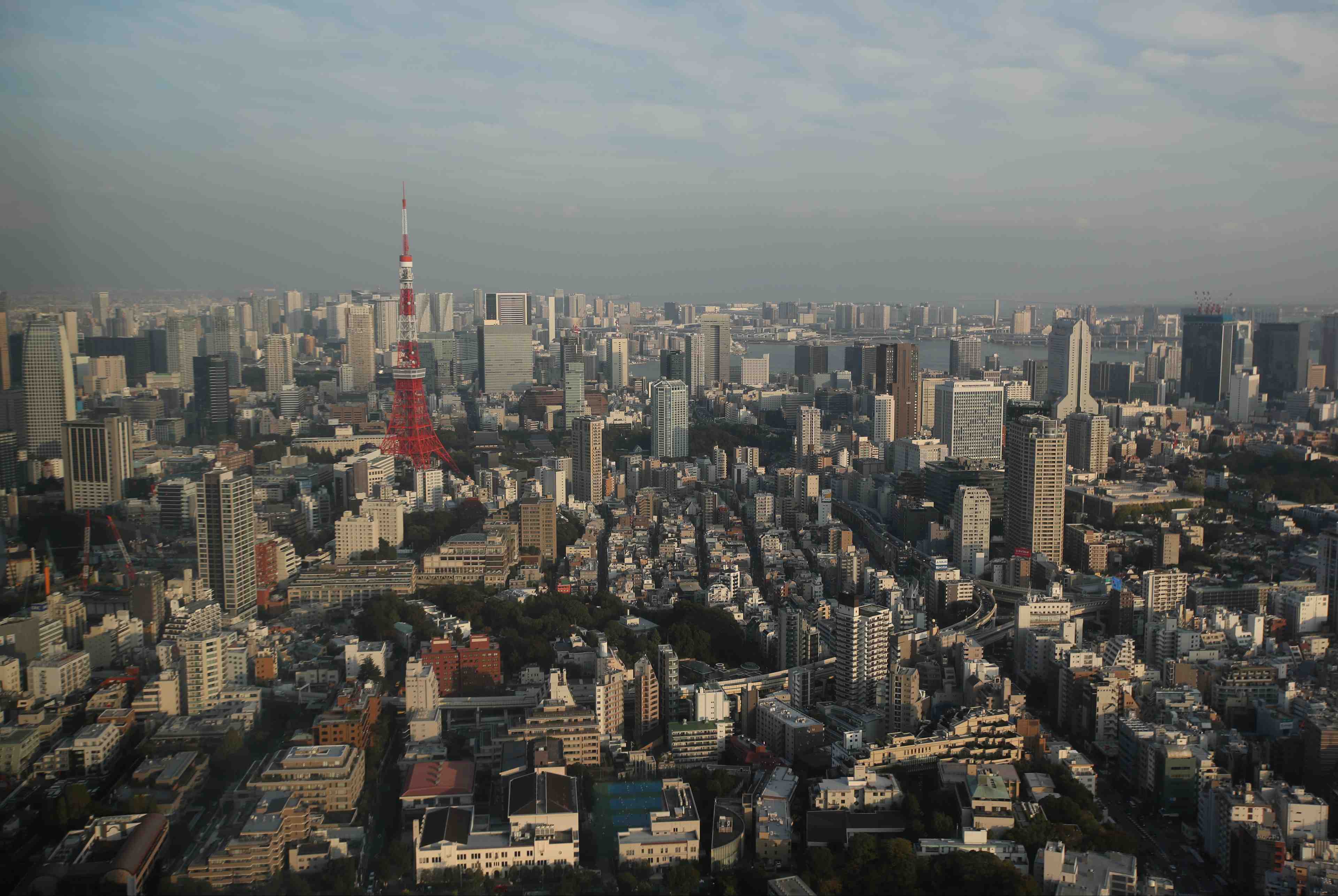Coronavirus: tokyo songe a baisser son niveau d'alerte, rapporte la chaine nhk