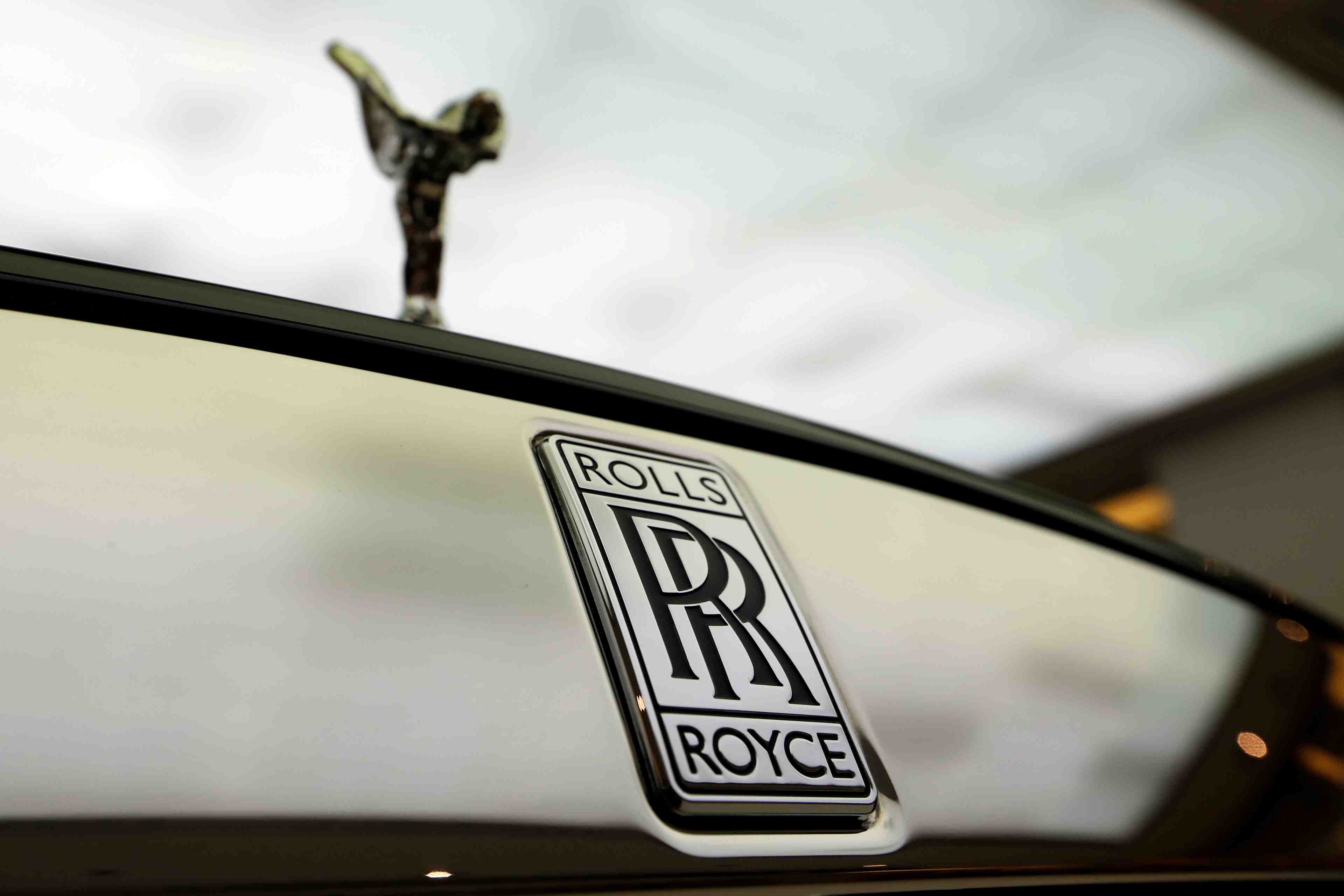 Rolls-royce a suivre lundi a londres
