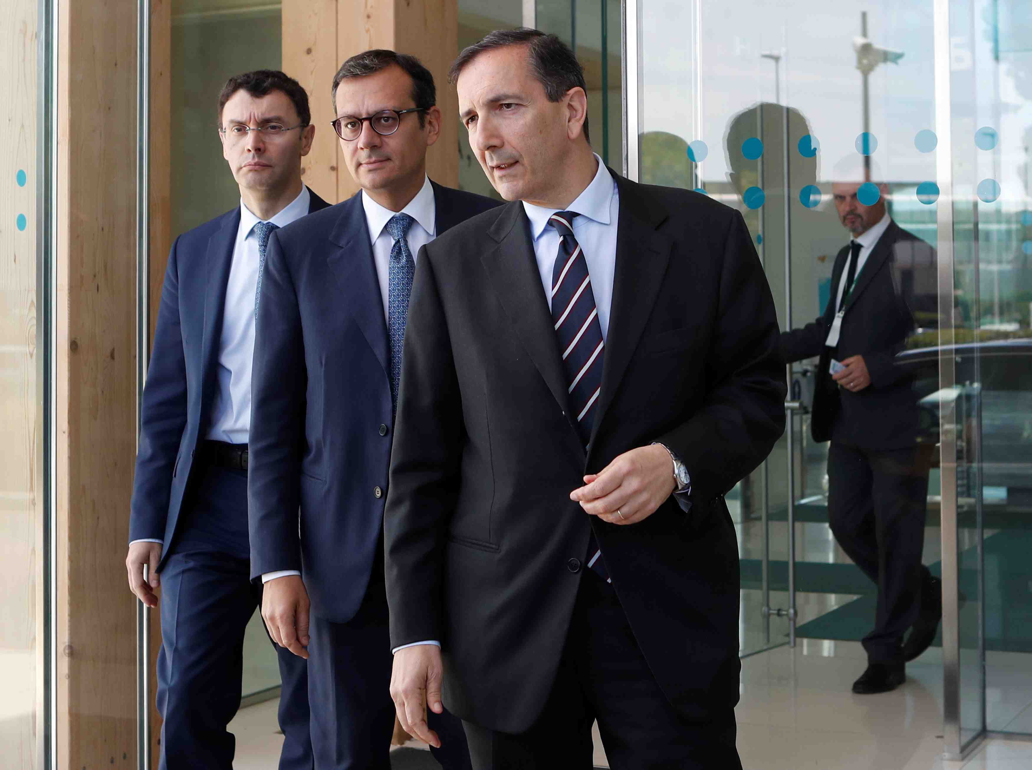 Italie: gubitosi renonce a ses fonctions a la tete de tim