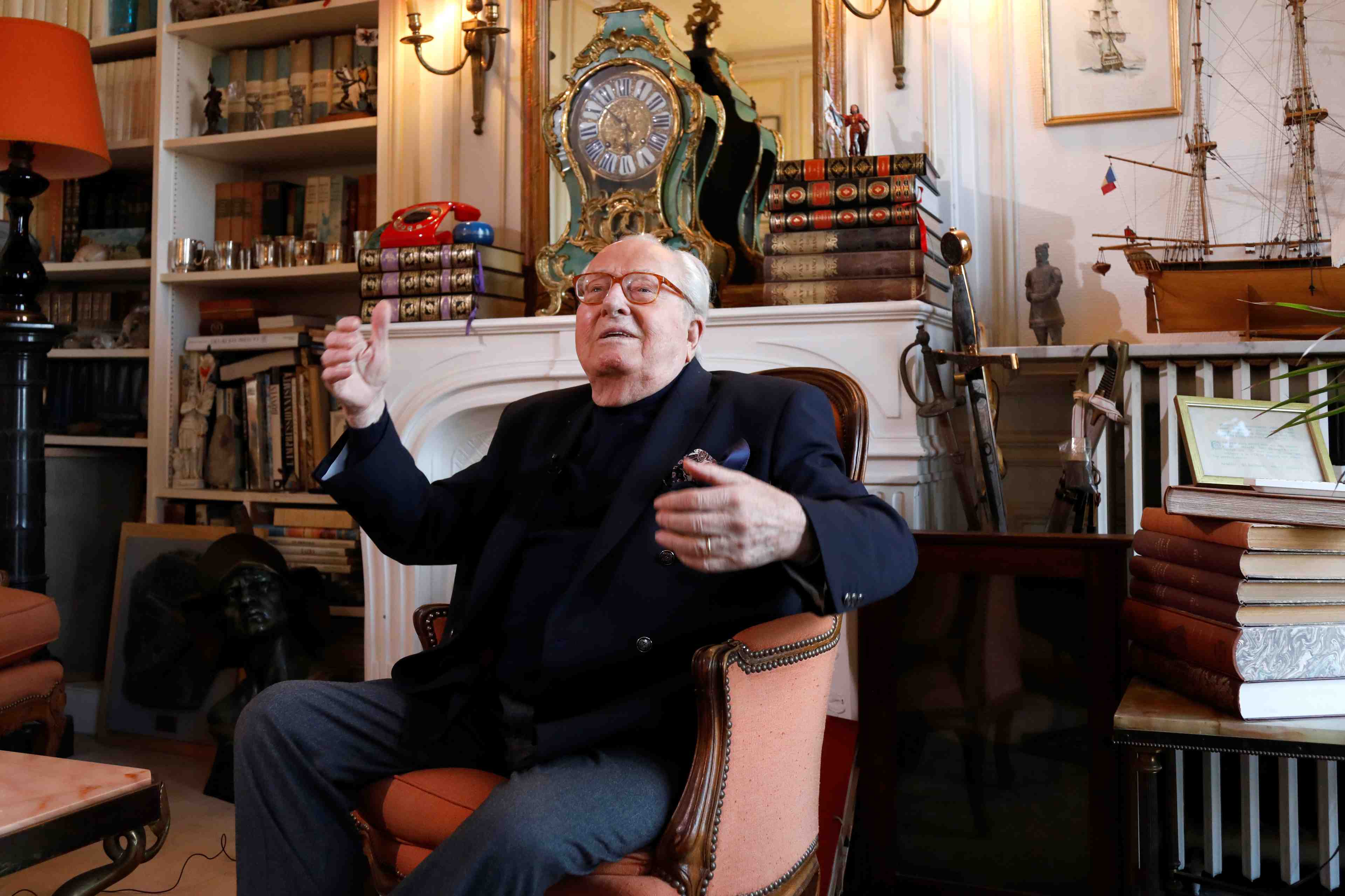 Le parlement europeen leve l’immunite du depute jean-marie le pen