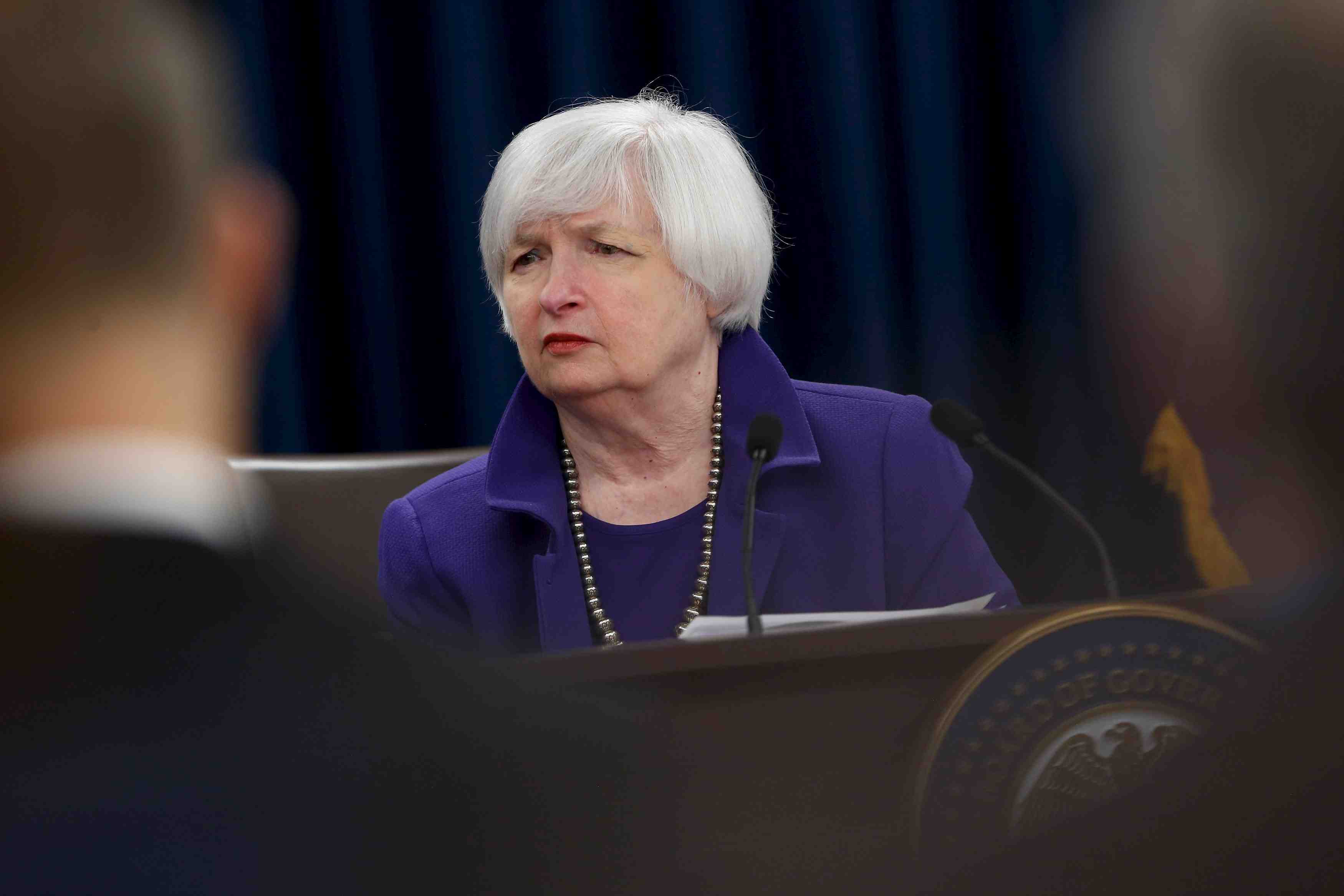 La decision de la fed sur les taux reduit la pression sur la bce