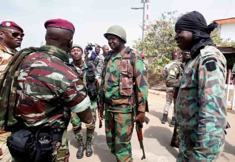 Deux soldats tues dans de nouveaux troubles en cote d'ivoire