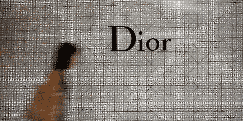 L'offre de la famille arnault sur dior jugee recevable, selon l'amf