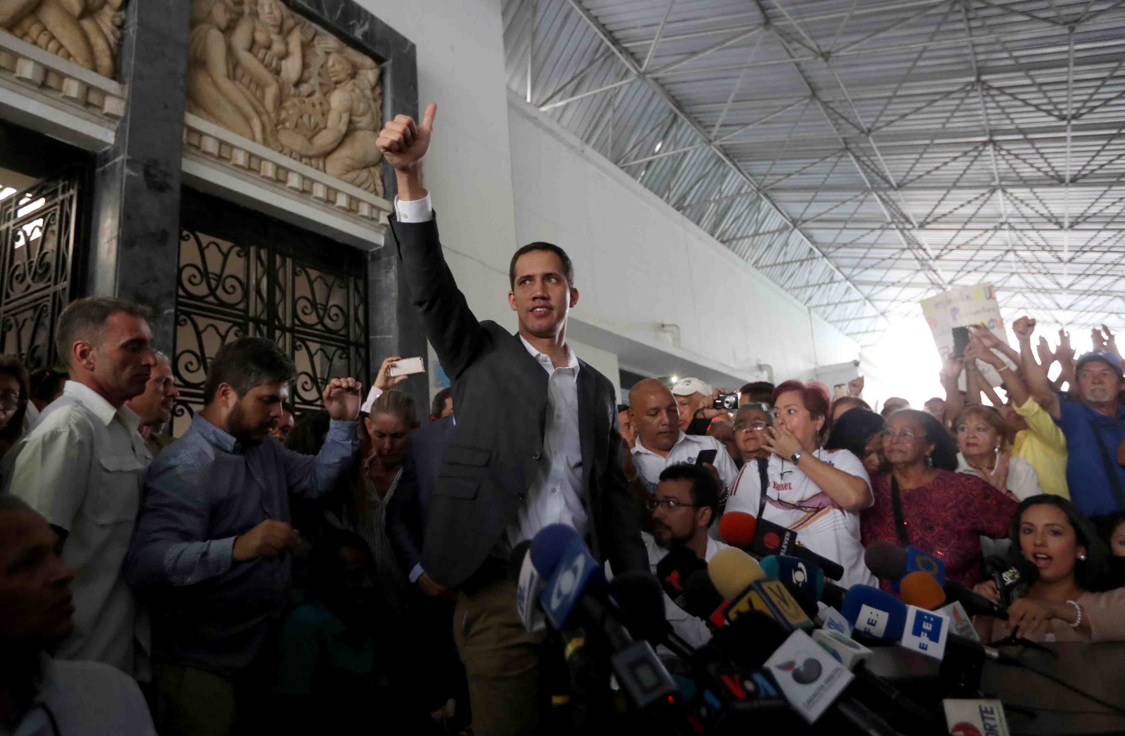 Venezuela: guaido en discussion avec les syndicats pour organiser une greve