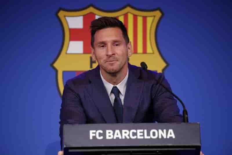 Leo messi confirme son depart du barca, une arrivee au psg est "possible"