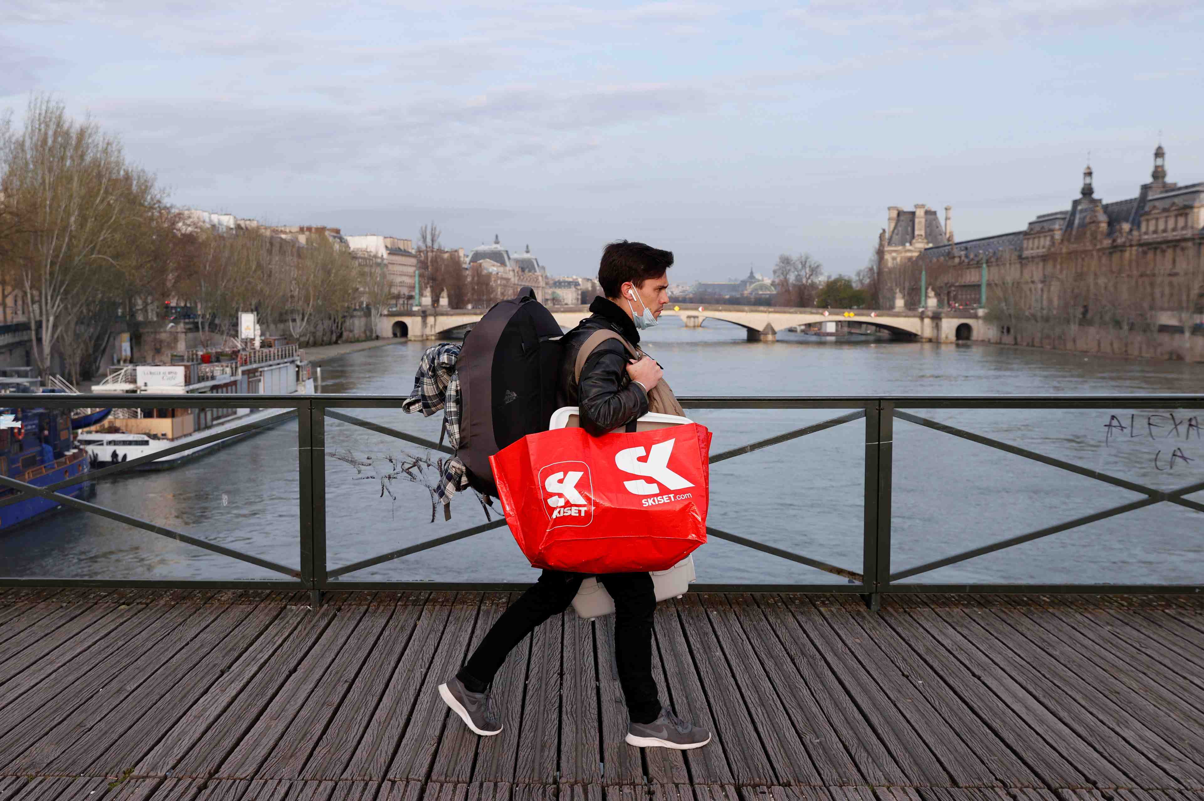 Coronavirus: des parisiens fuient vers la province avant le confinement