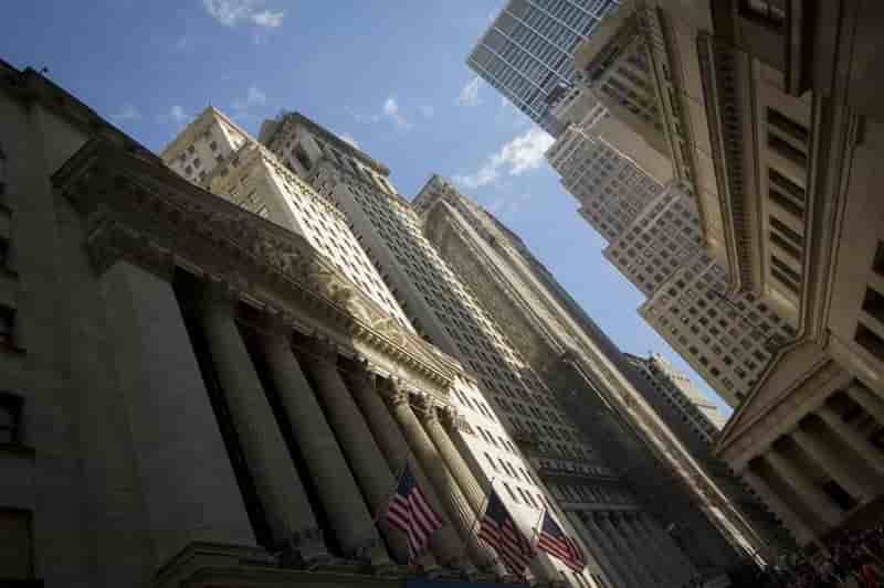 Wall Street ouvre en forte baisse, l'Europe inquiète