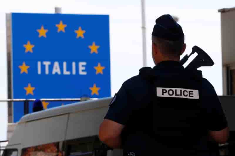 Quatre gardes a vues pour "aide a l’entree d’etrangers"