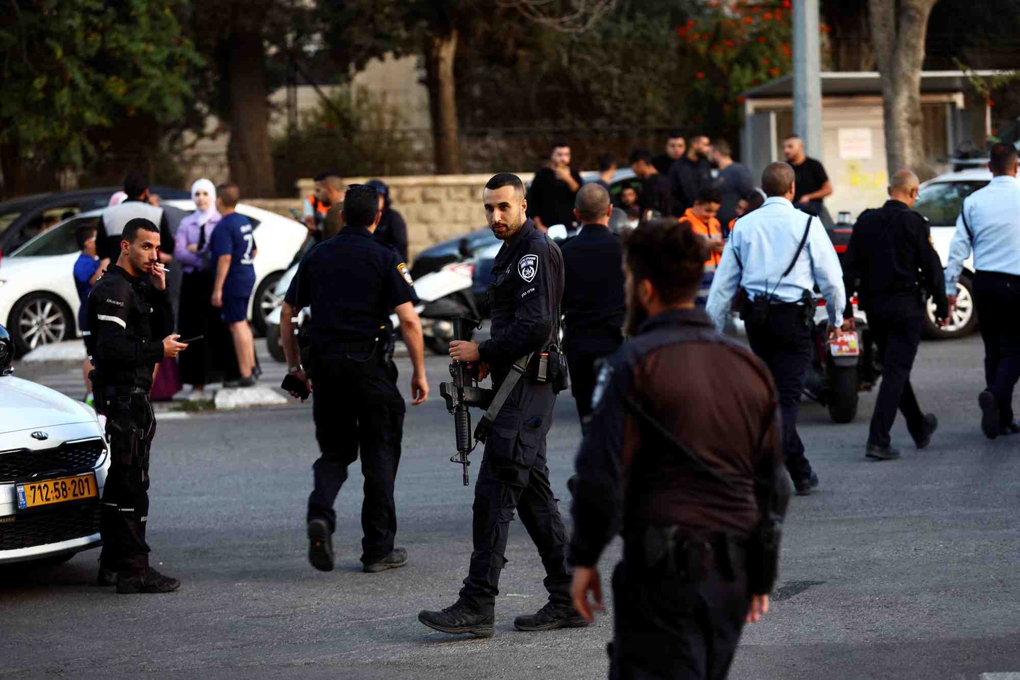 Les forces de securite israeliennes securisent la scene d'un incident a jerusalem