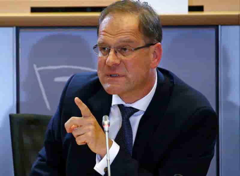 Le Parlement européen refuse le commissaire désigné hongrois