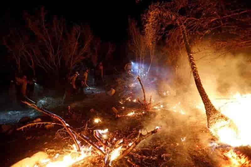 L'autoroute los angeles-las vegas rouvre partiellement malgre les incendies
