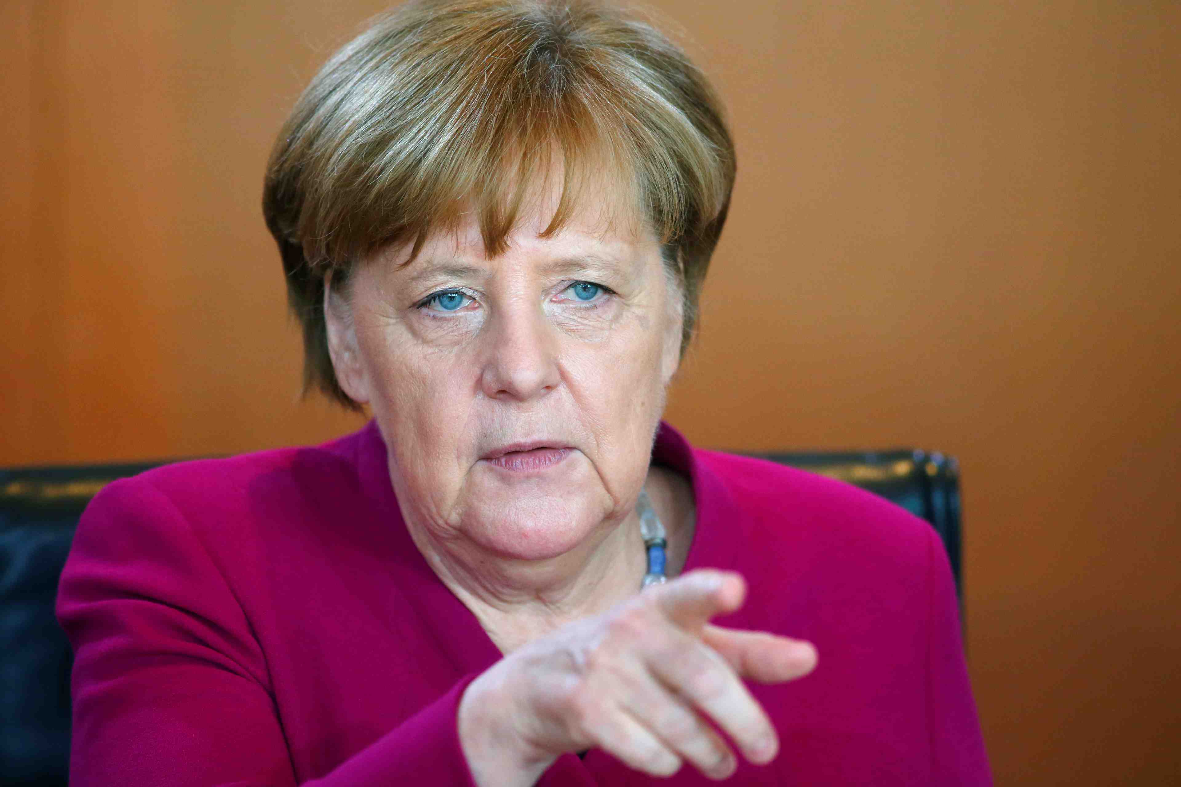 Opel: merkel demande a psa de respecter ses engagements